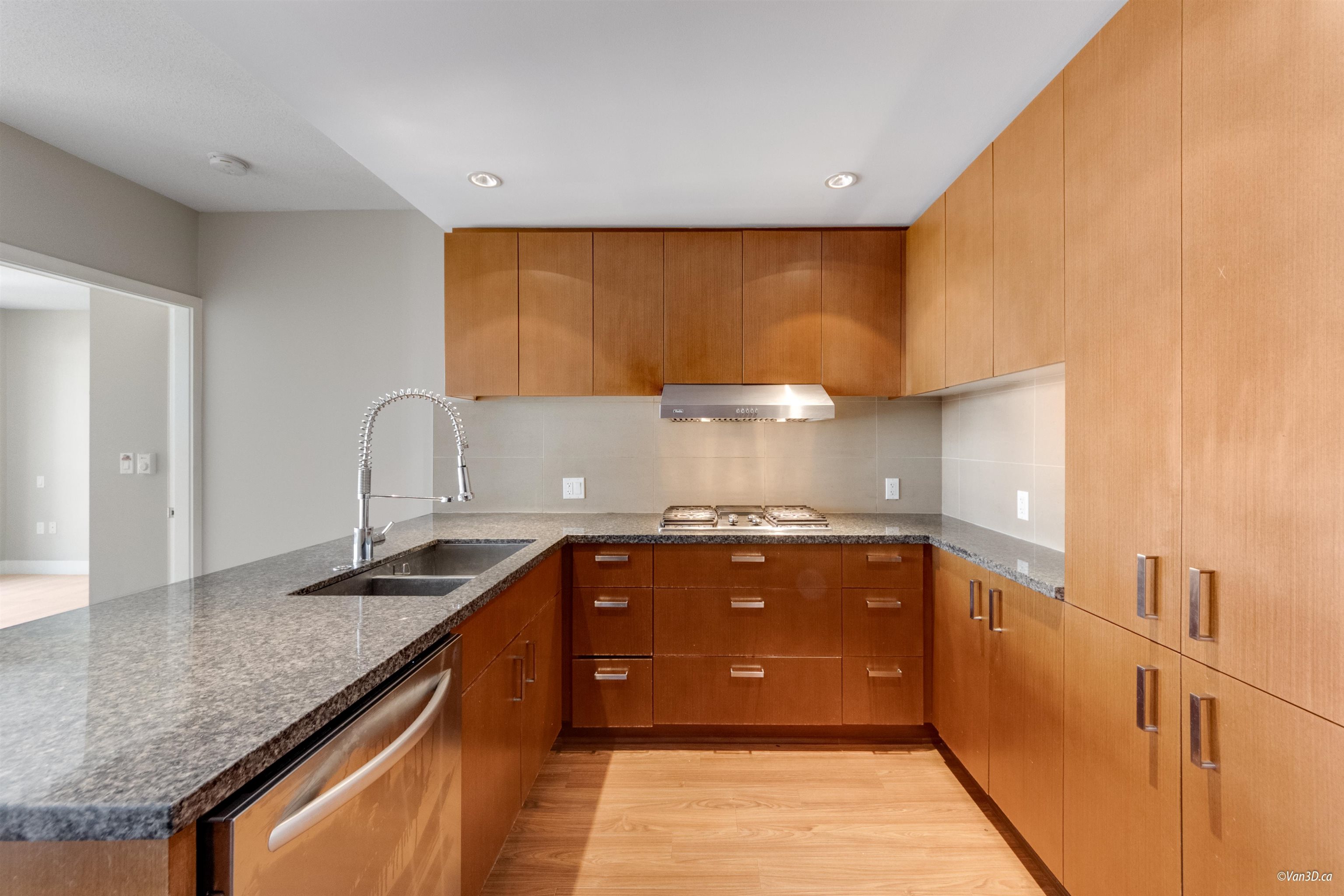 3008 Glen Drive #1709, Coquitlam, BC V3B 0J5