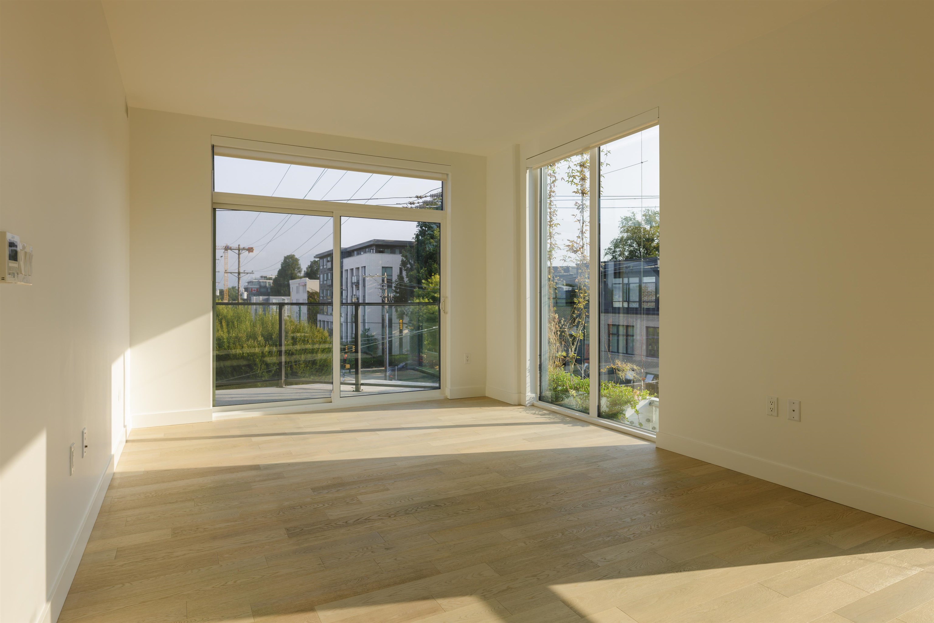 2888 Arbutus Street #402, Vancouver, BC V6J 0J1