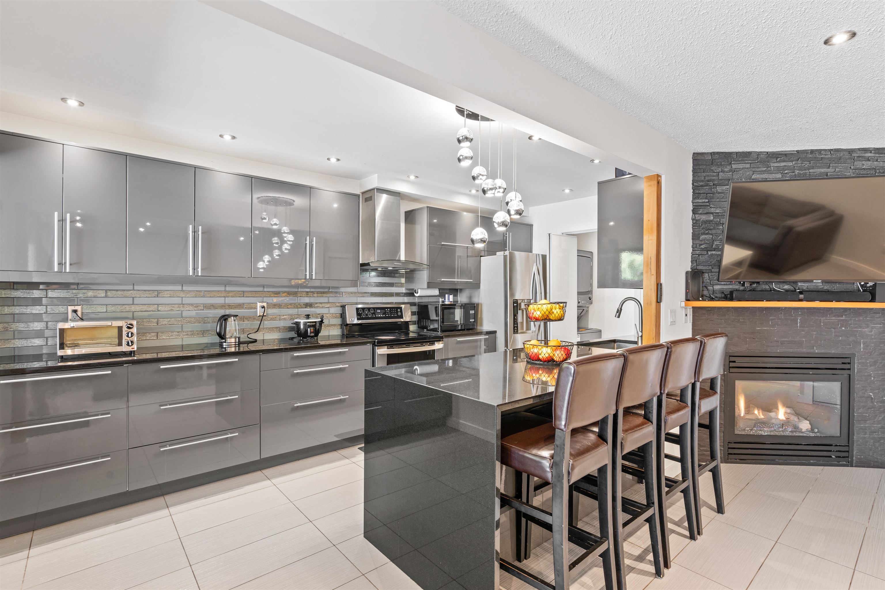 2535 Gordon Avenue, Port Coquitlam, BC V3C 3Z3