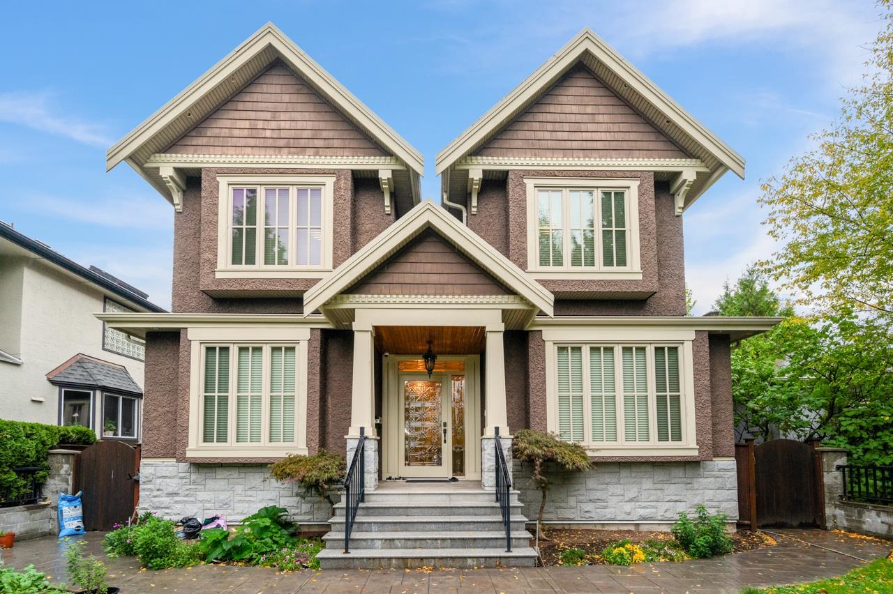 7130 Granville Street, Vancouver, BC V6P 4X8