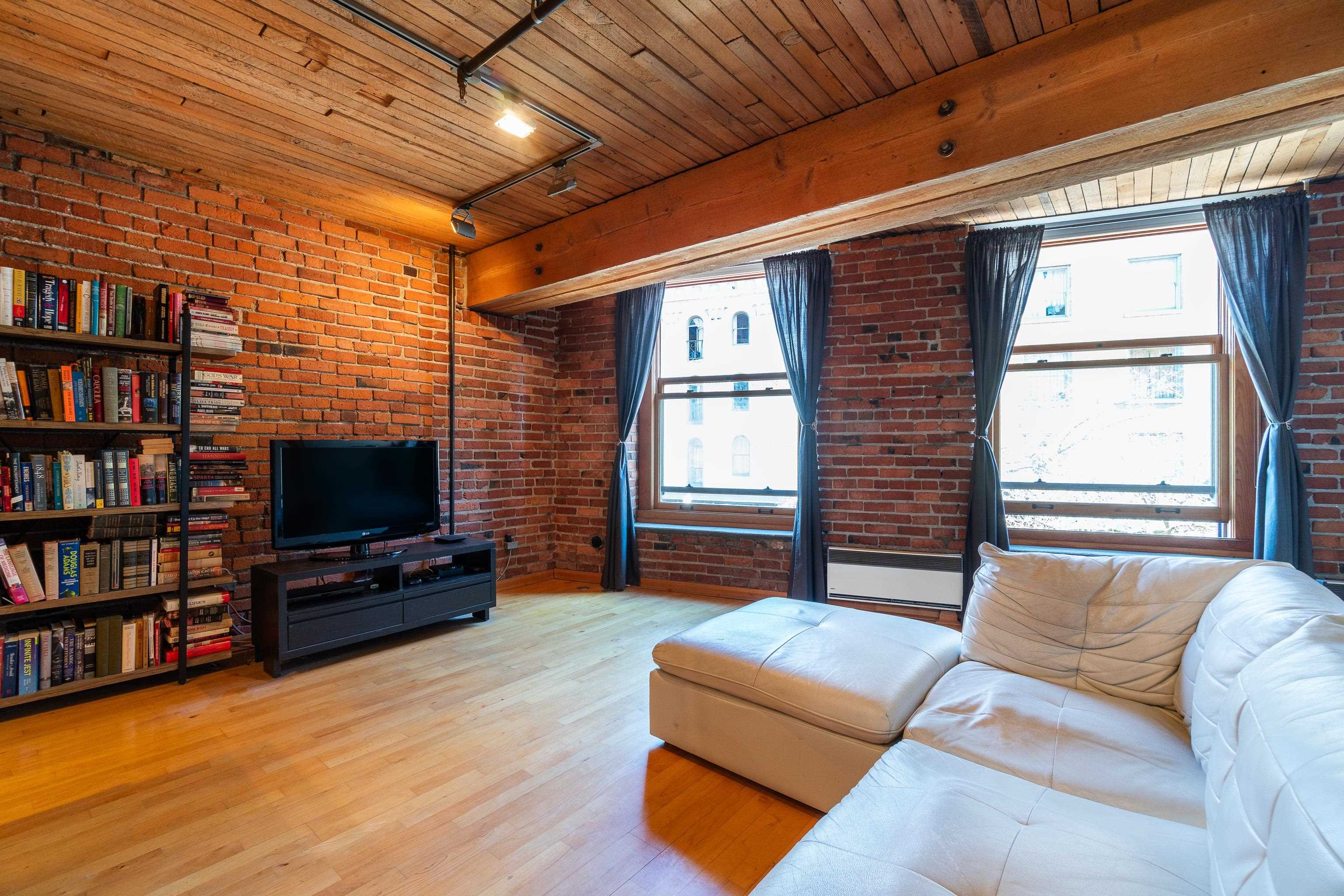 41 Alexander Street #304, Vancouver, BC V6A 1B2