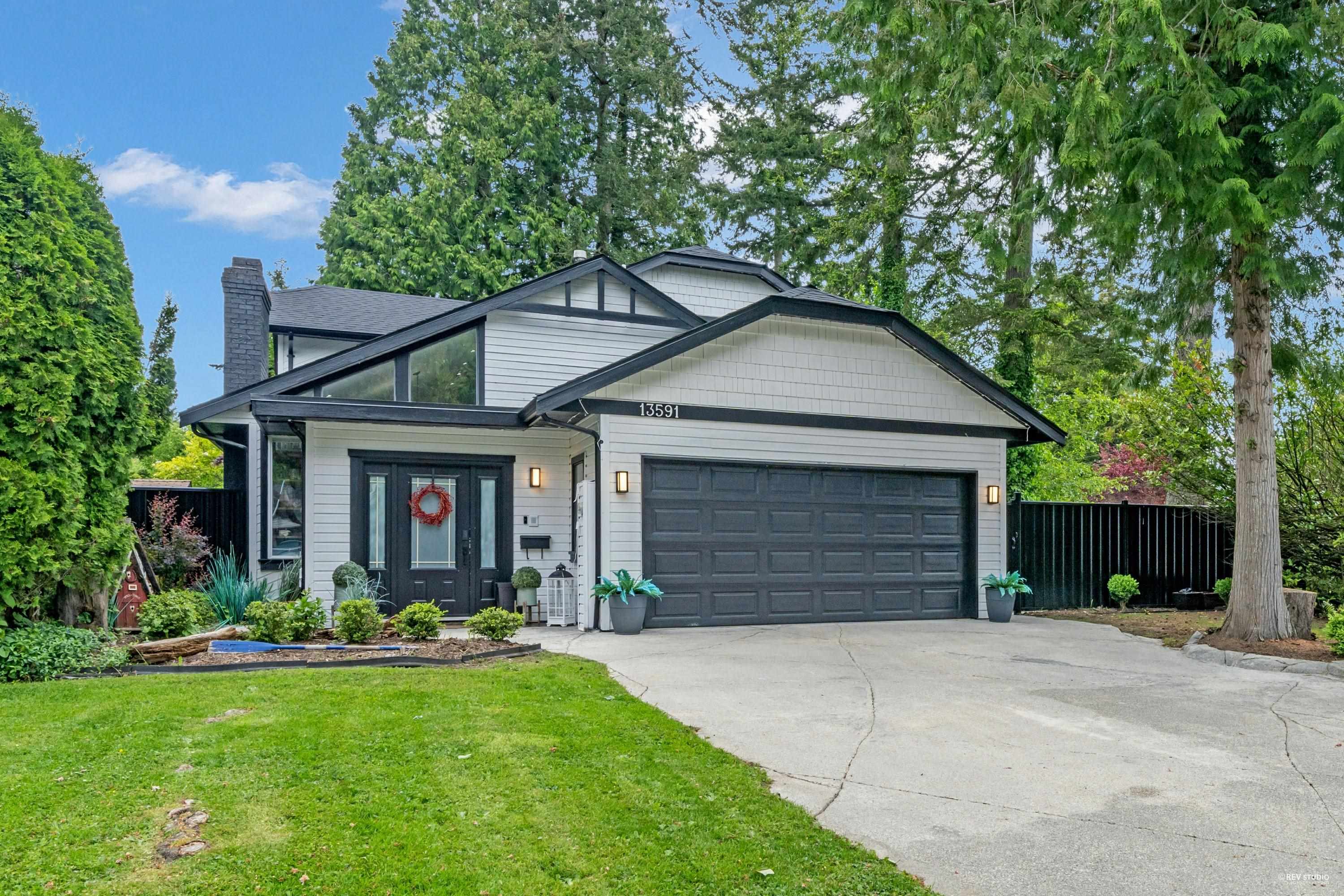 19 Avenue, Surrey, BC V4A 6E9