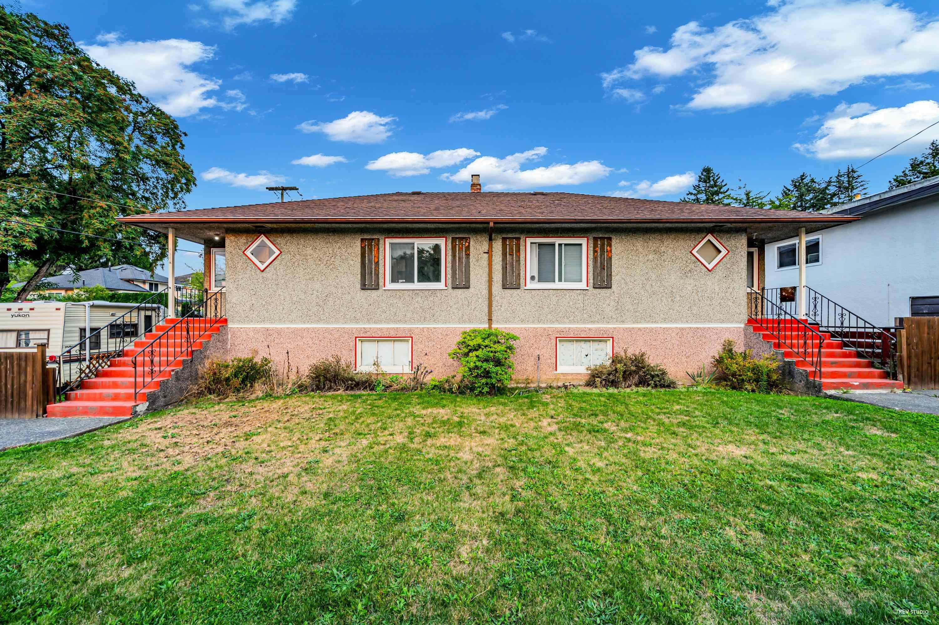 5514 Smith Avenue, Burnaby, BC V5H 2K8