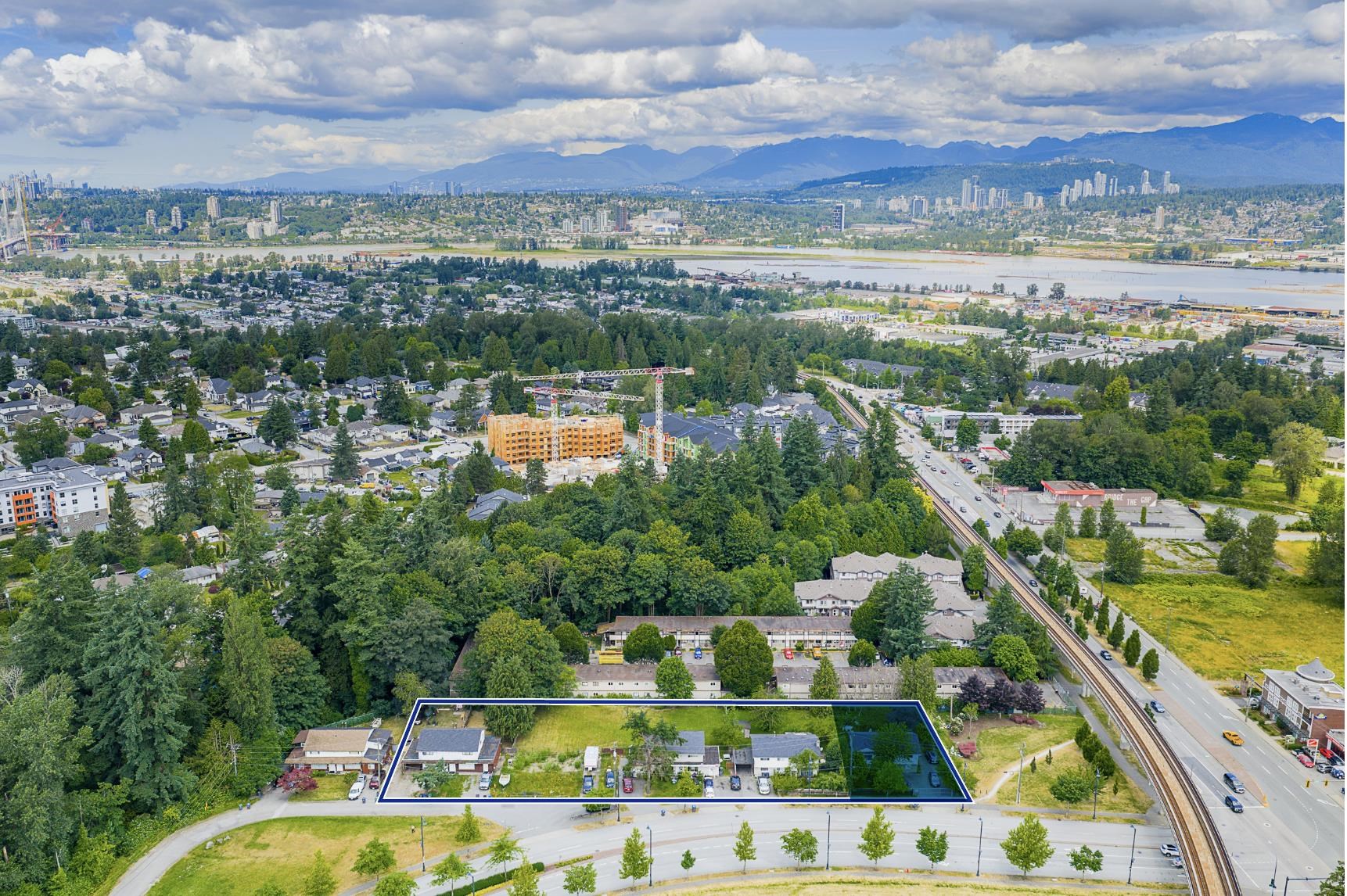10977 University Drive, Surrey, BC V3T 3Z4