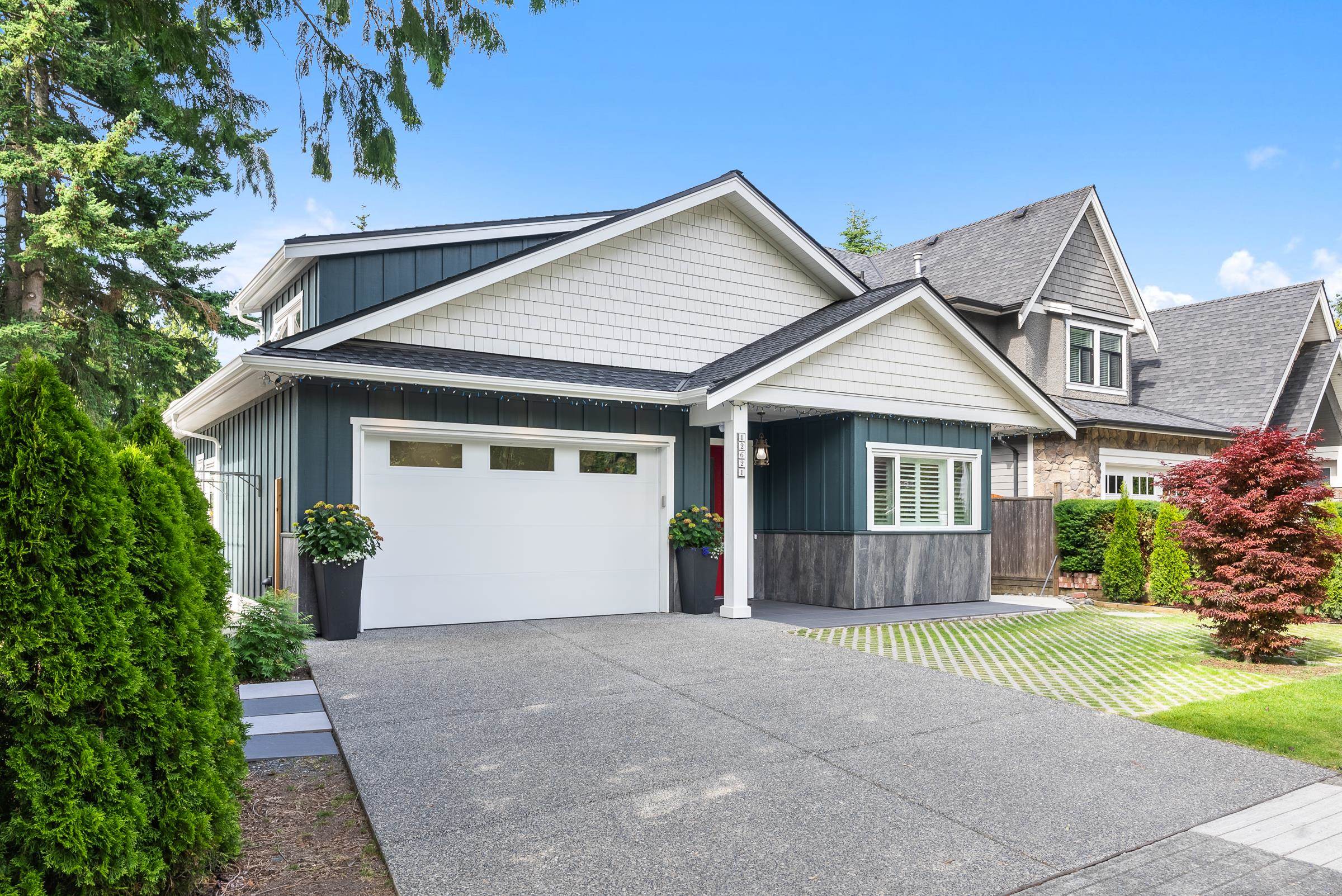 25 Avenue, Surrey, BC V4A 2K5