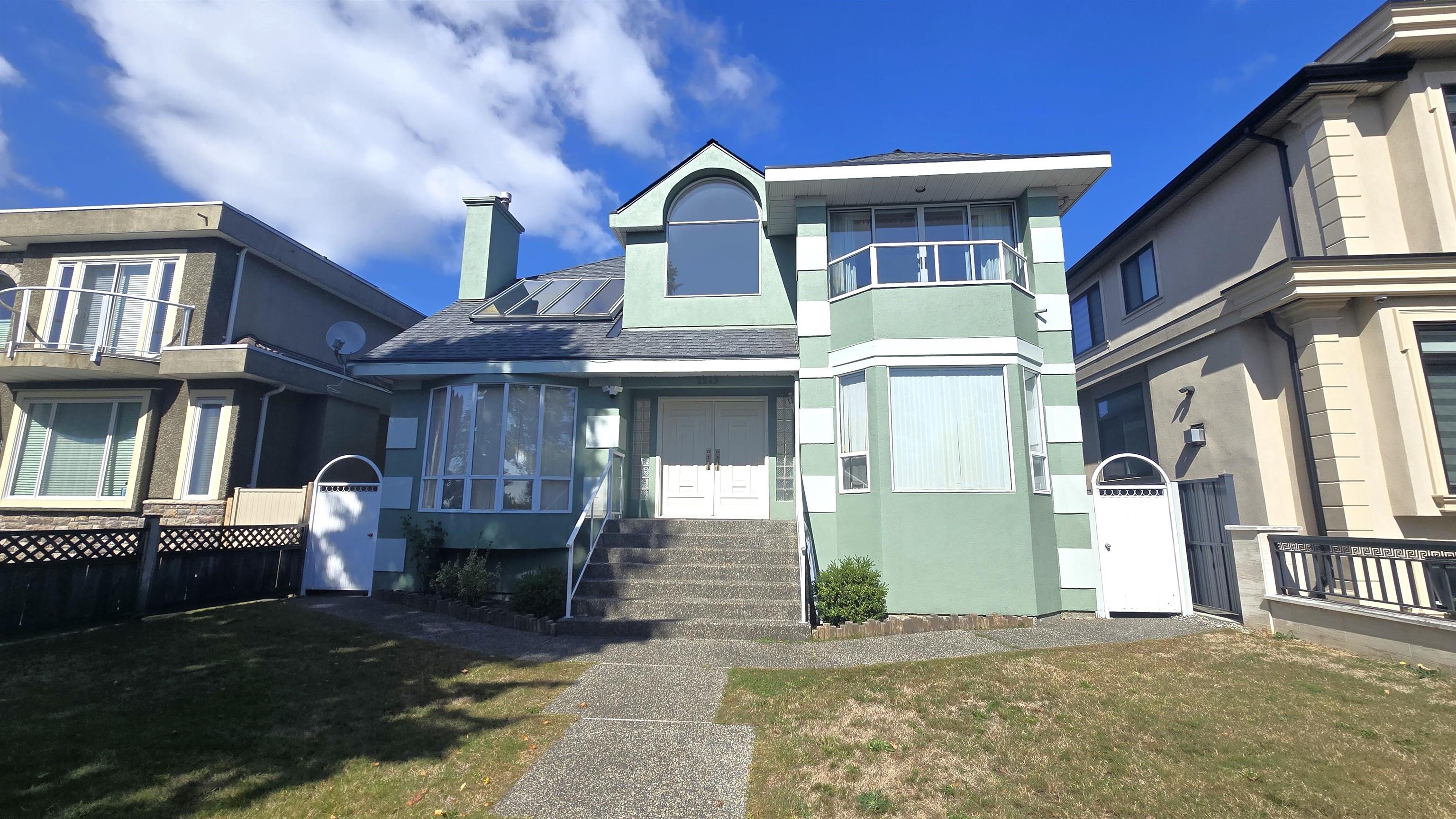 2249 Fraserview Drive, Vancouver, BC V5P 2N2