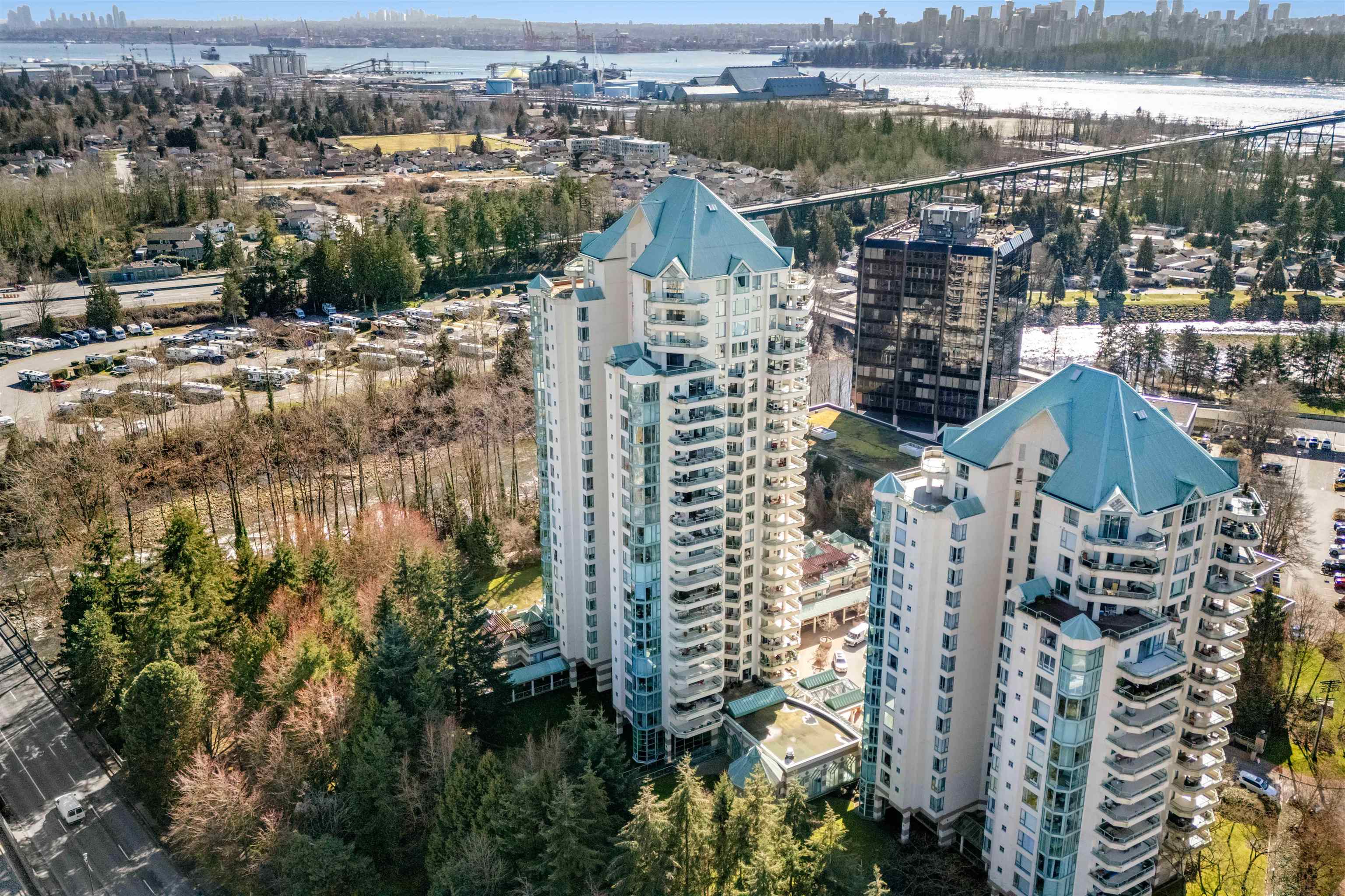 338 Taylor Wy #12a, West Vancouver, BC V7T 2Y1