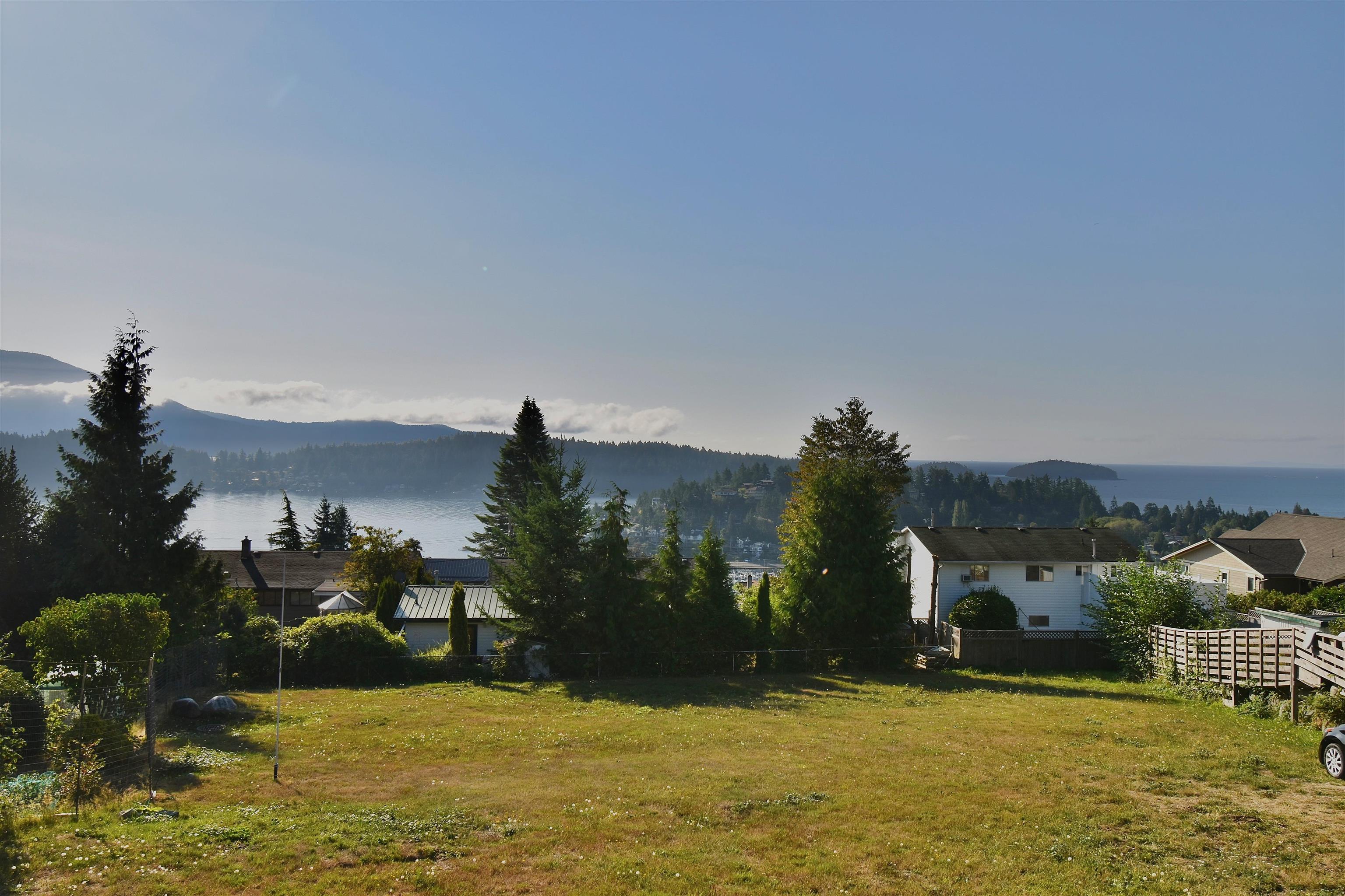 554 Wildwood Crescent, Gibsons, BC V0N 1V9