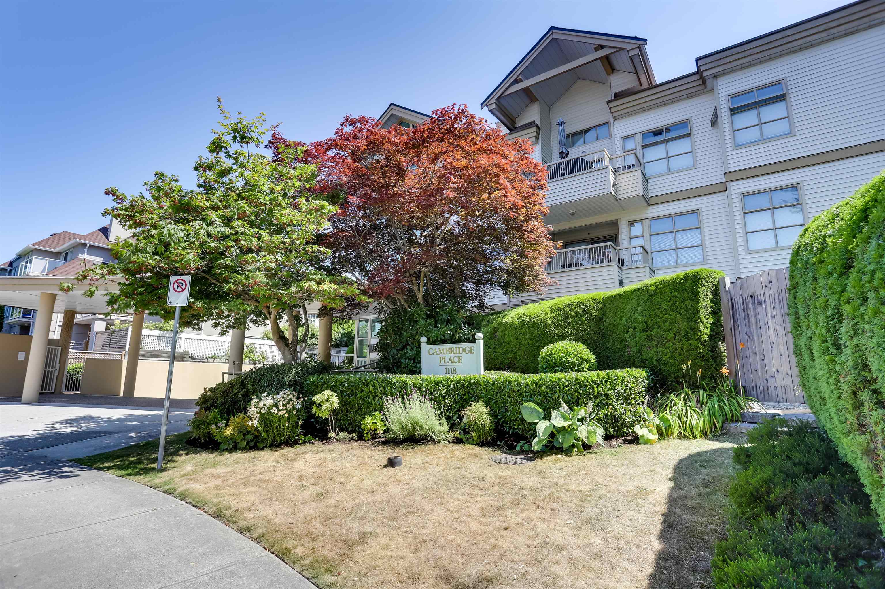 1118 55 Street #205, Delta, BC V4M 3J8