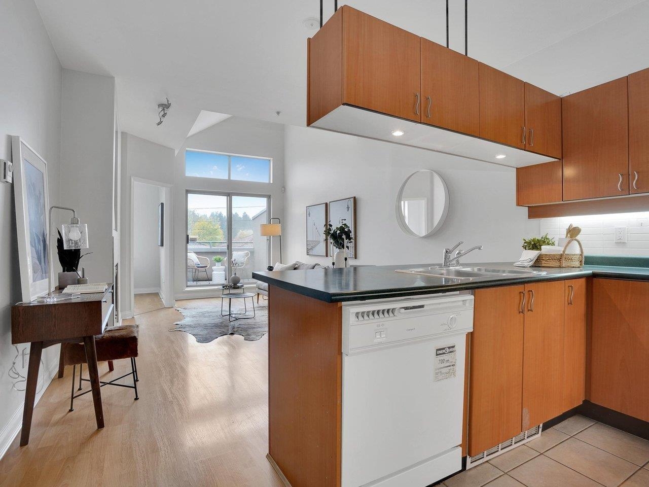 188 East 33rd Avenue #208, Vancouver, BC V5V 5E5