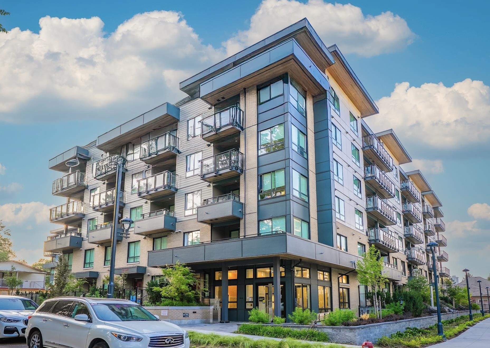 13439 94a Ave #606, Surrey, BC V3V 0G9
