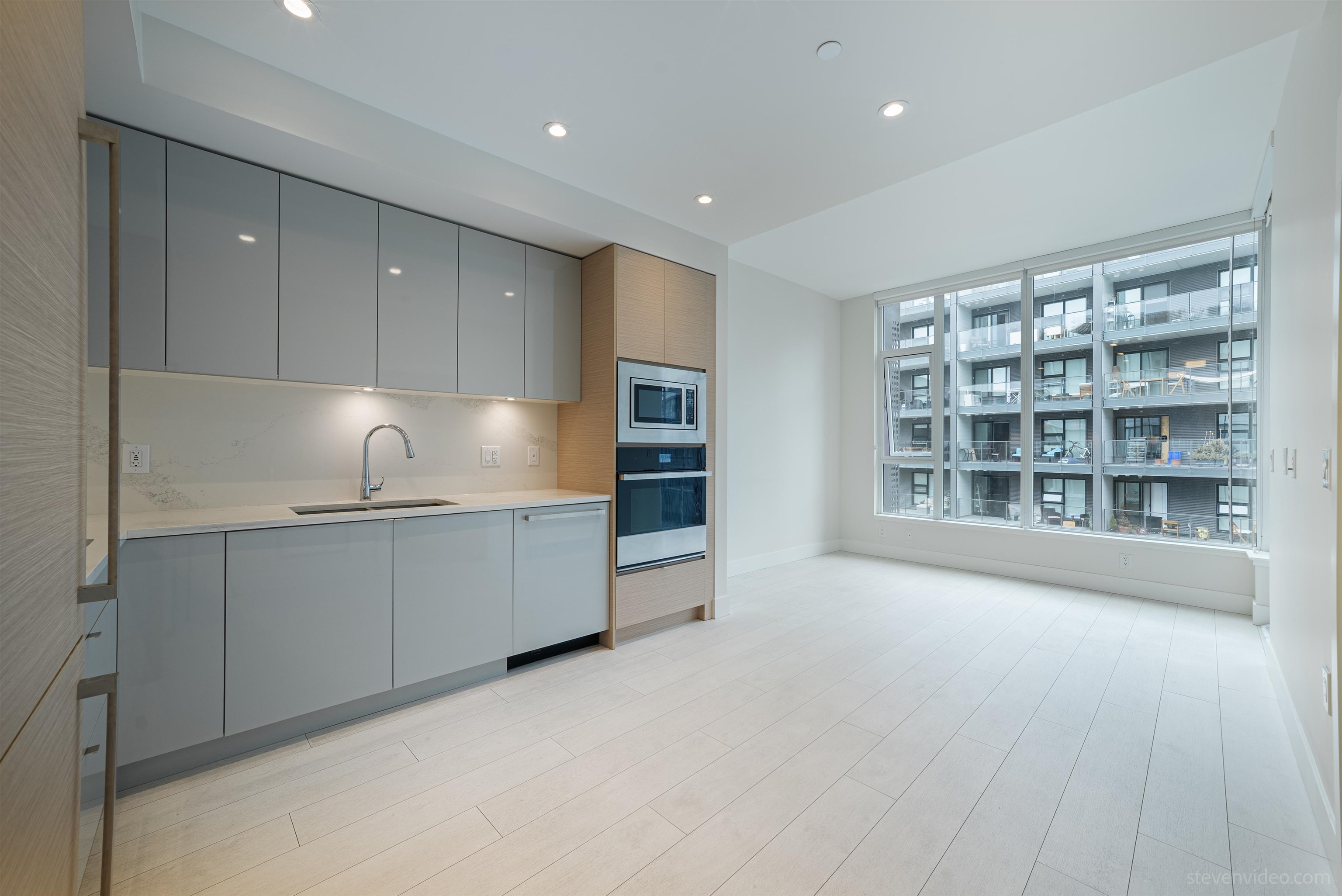 3438 Sawmill Crescent #416, Vancouver, BC V5S 0E3