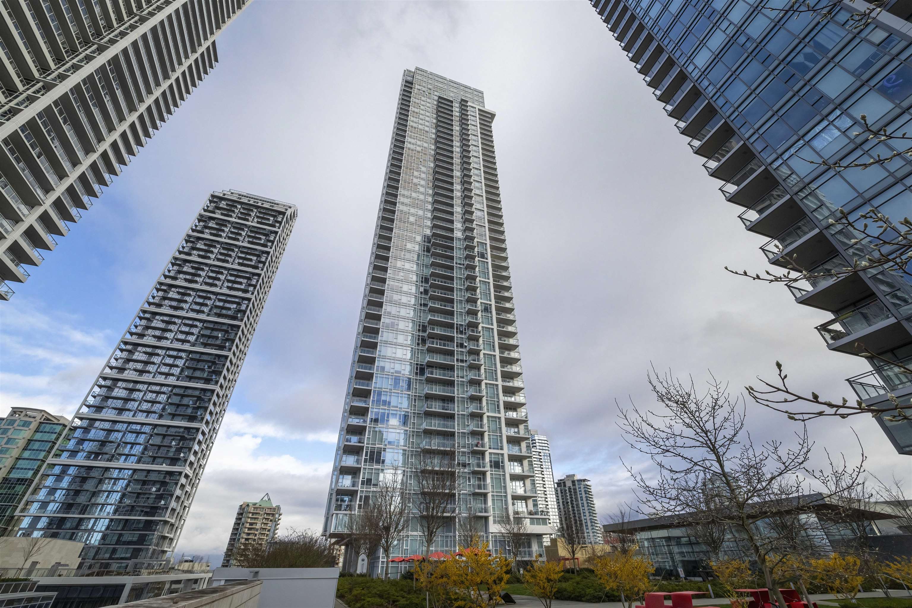 4670 Assembly Way #4001, Burnaby, BC V5H 0H3
