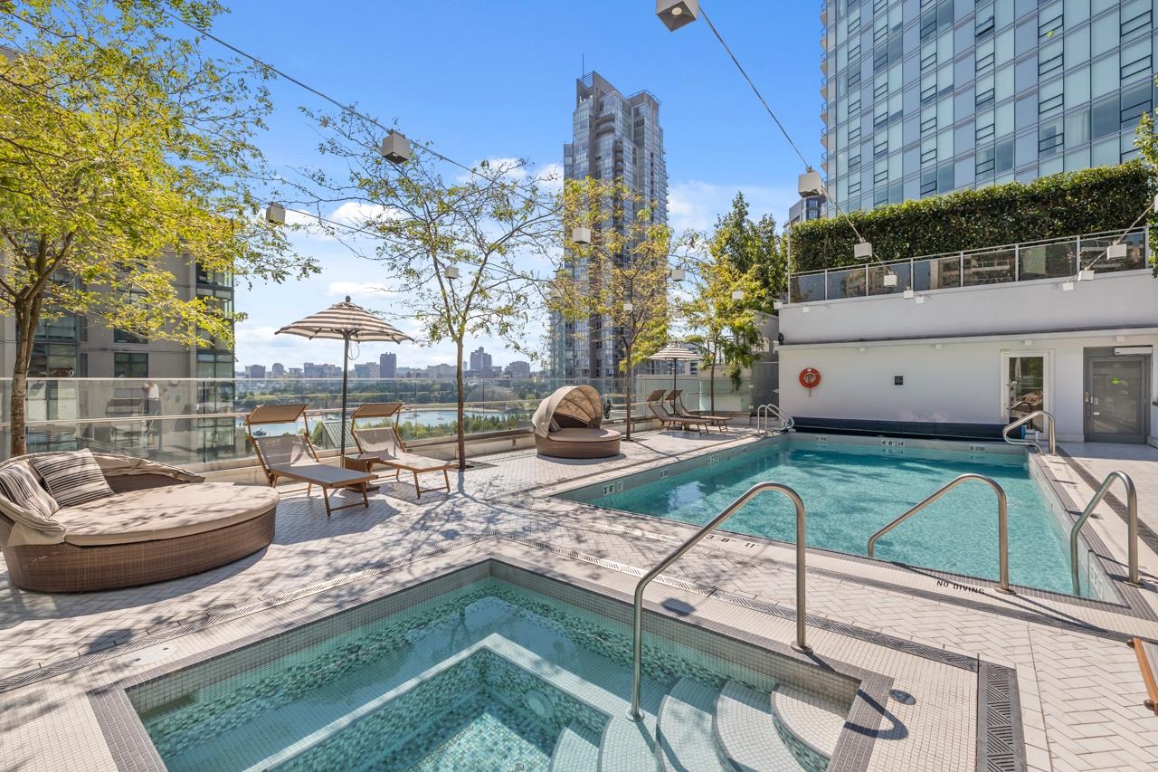 499 Pacific Street #201, Vancouver, BC V6B 0N4