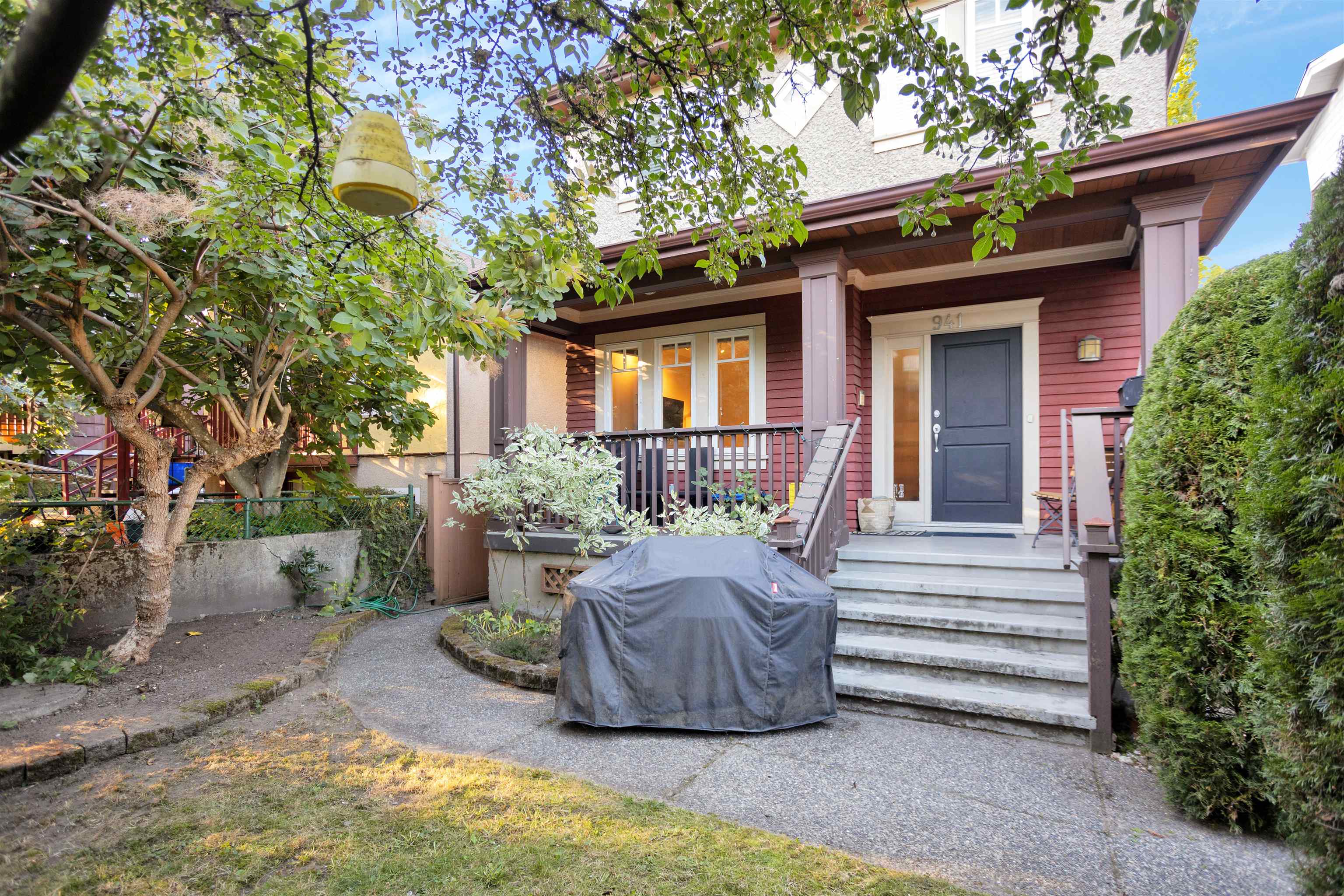 13th E Avenue, Vancouver, BC V5T 2L7