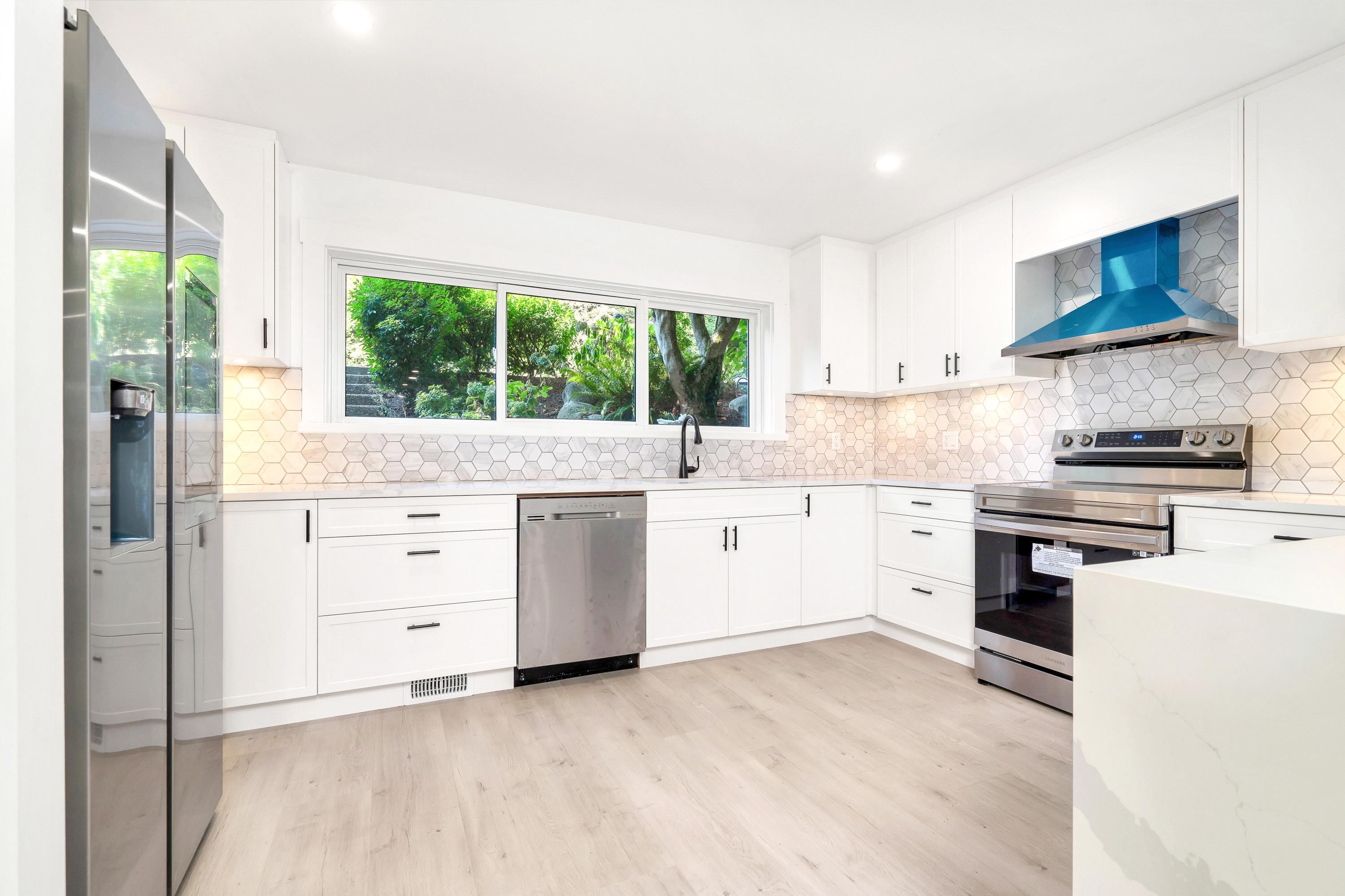 1126 Chateau Place, Port Moody, BC V3H 1N6