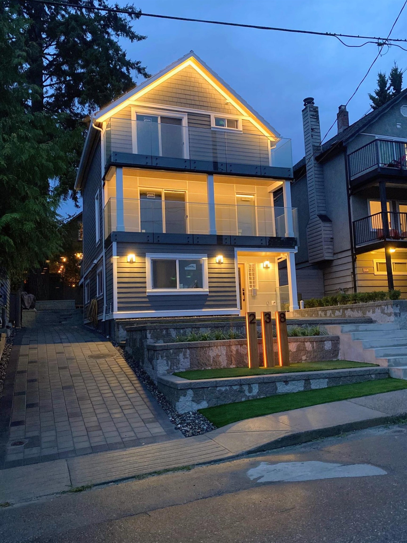 238 28th Street East, North Vancouver, BC V7N 1C2