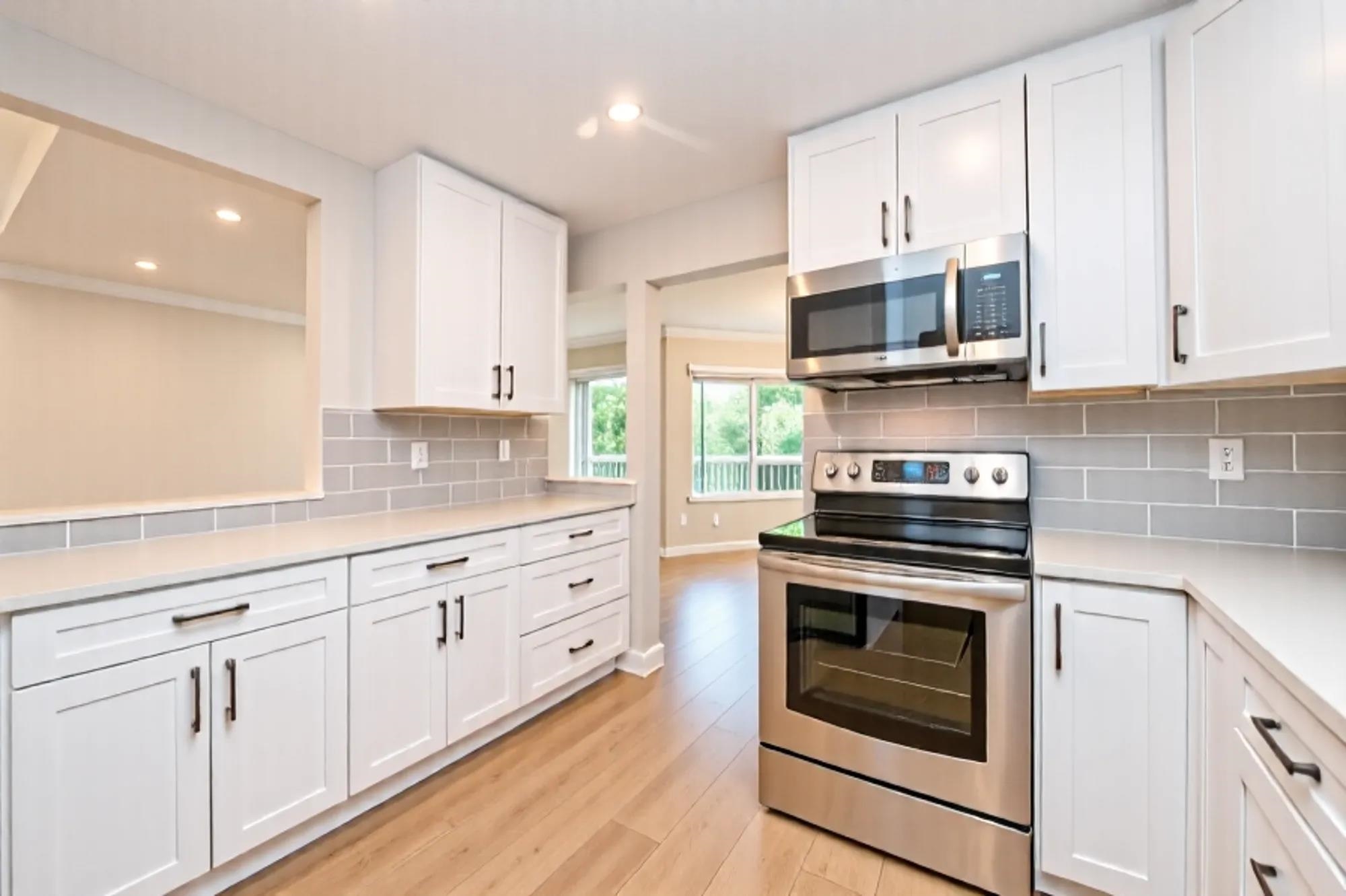 33401 Mayfair Avenue #304, Abbotsford, BC V2S 6Z2