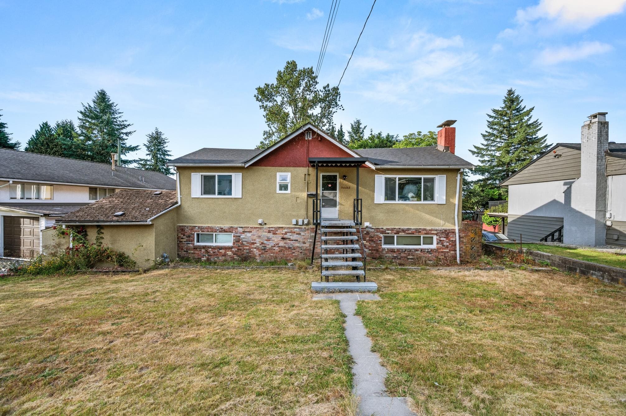 114a Avenue, Surrey, BC V3R 2N8