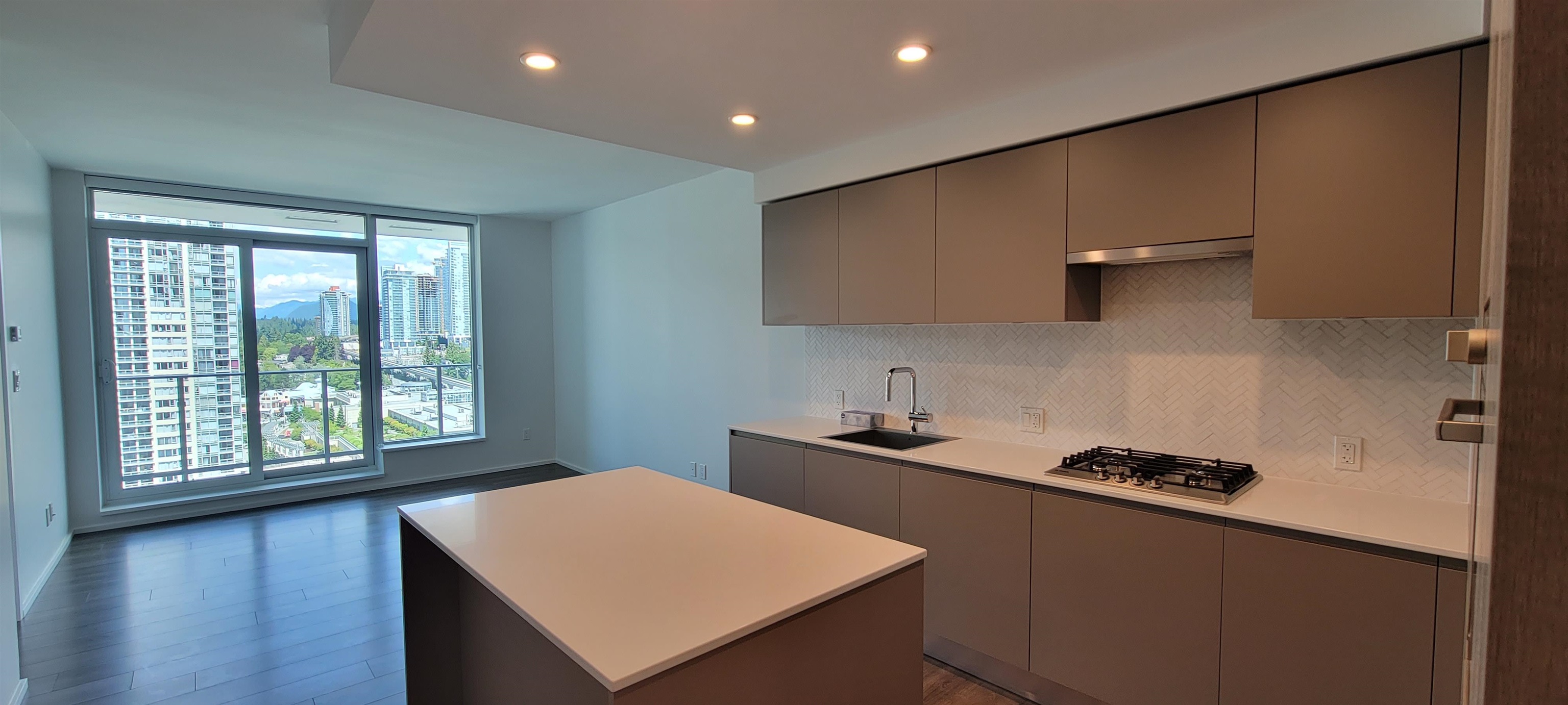 3809 Evergreen Place #1711, Burnaby, BC V3J 0M1