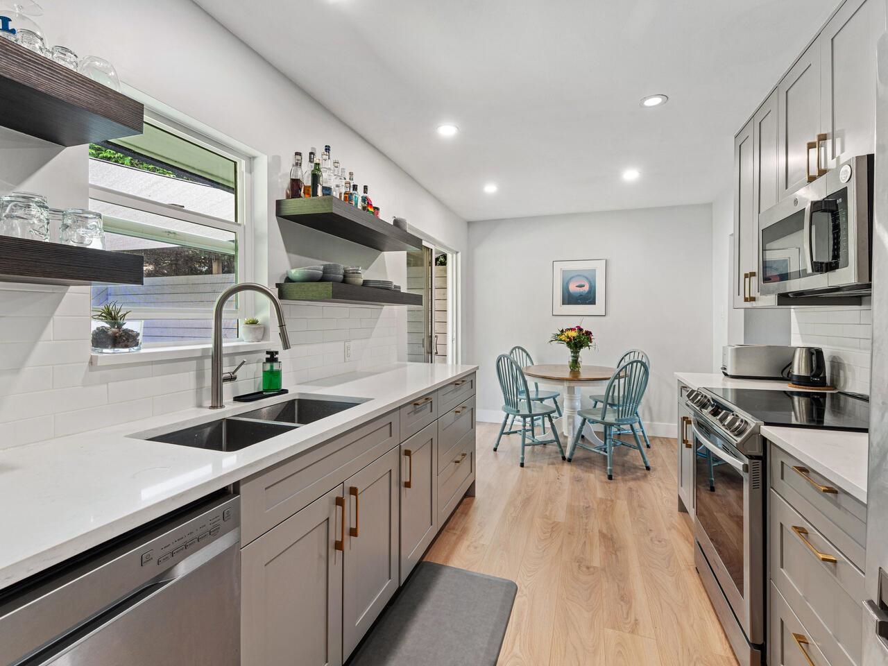 212 Street, Maple Ridge, BC V2X 4Z5