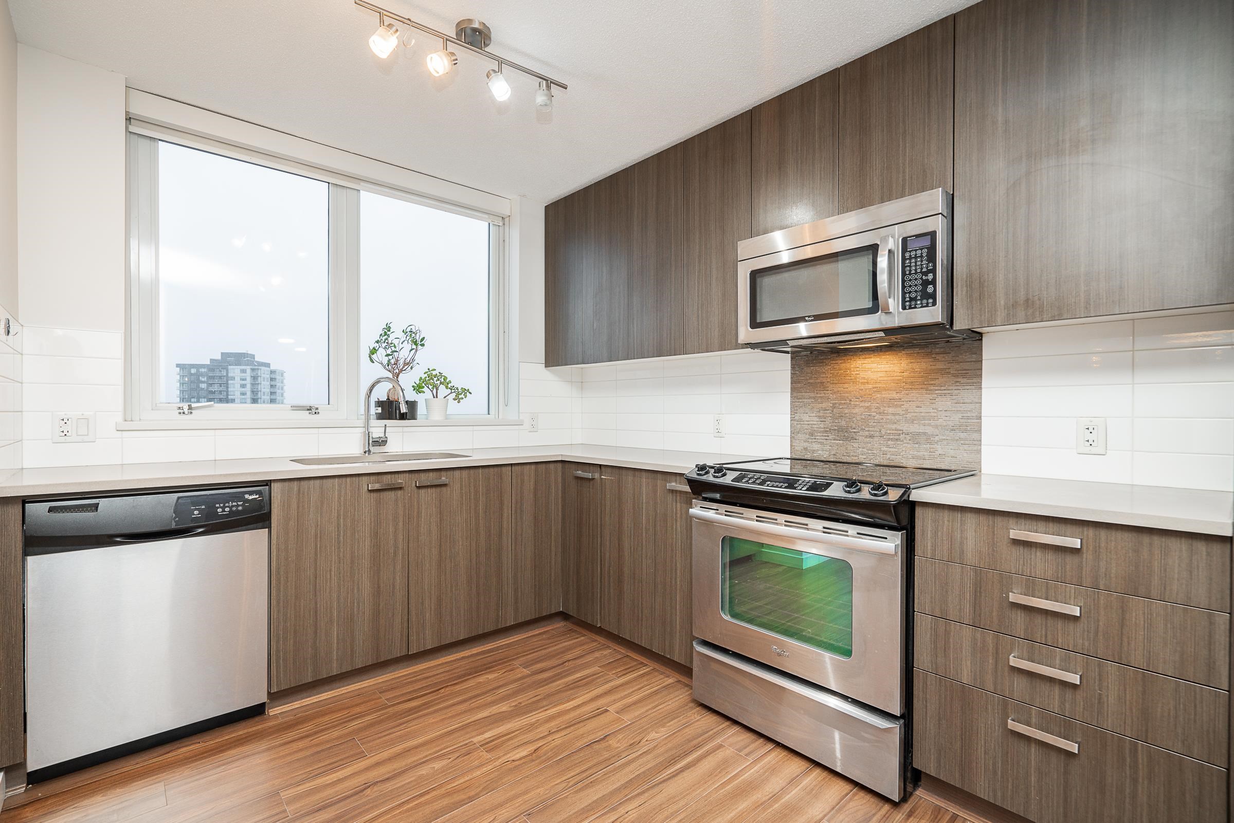 13325 102a Avenue #2709, Surrey, BC V3T 0J5
