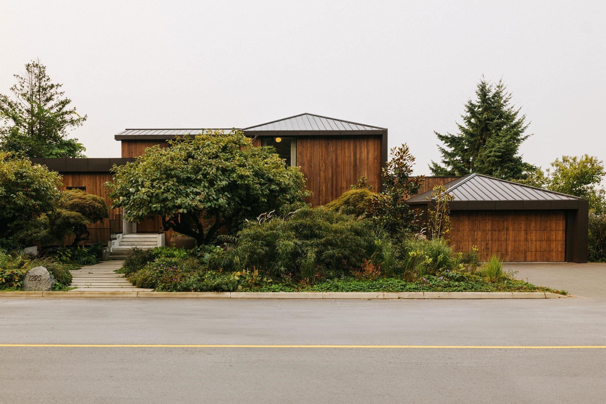 1295 Keith Road West, North Vancouver, BC V7P 1Y9