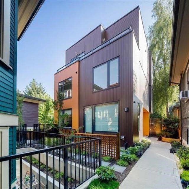 1152 Comox Street #2, Vancouver, BC V6E 1K5