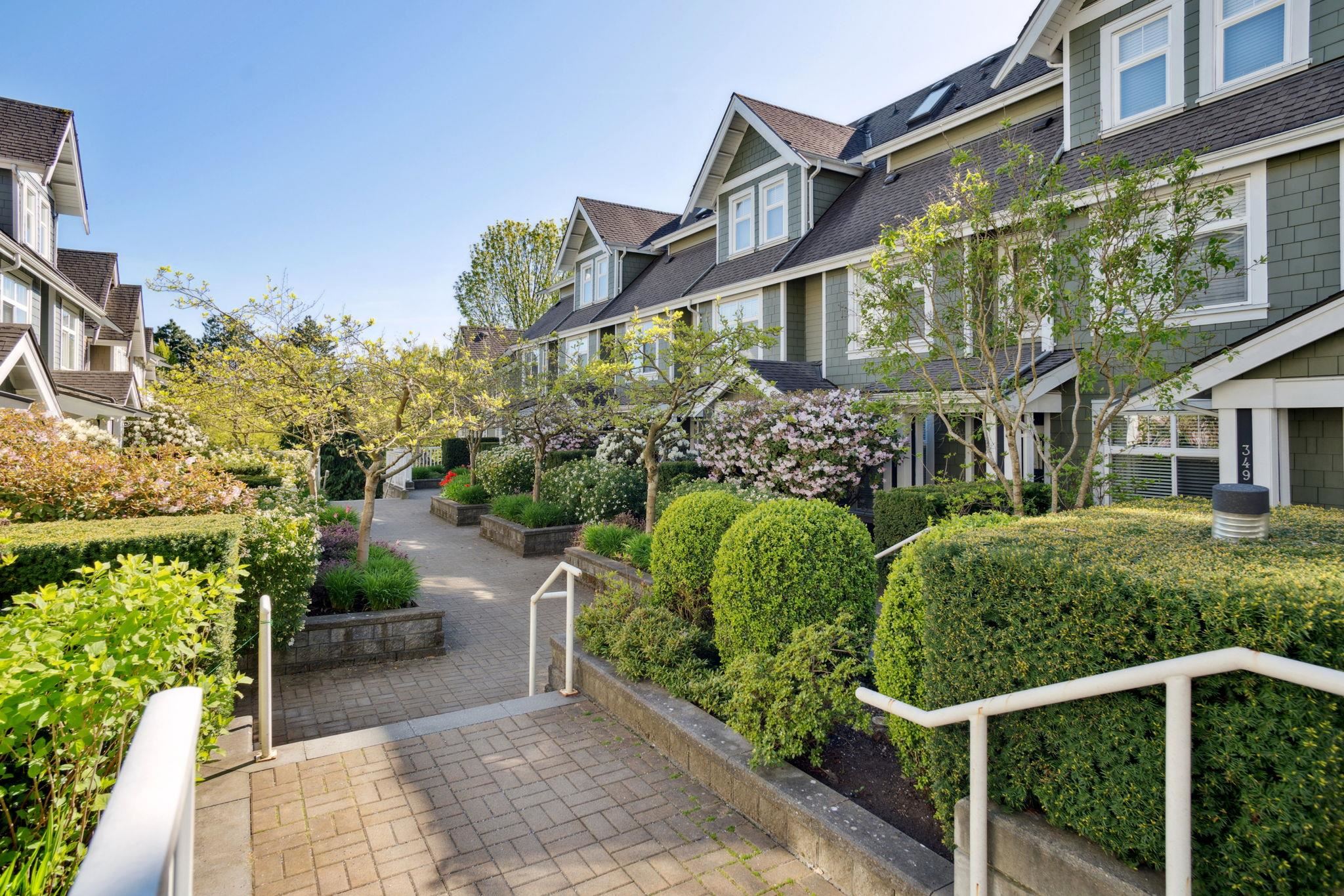 7411 Columbia Street, Vancouver, BC V5X 4X4