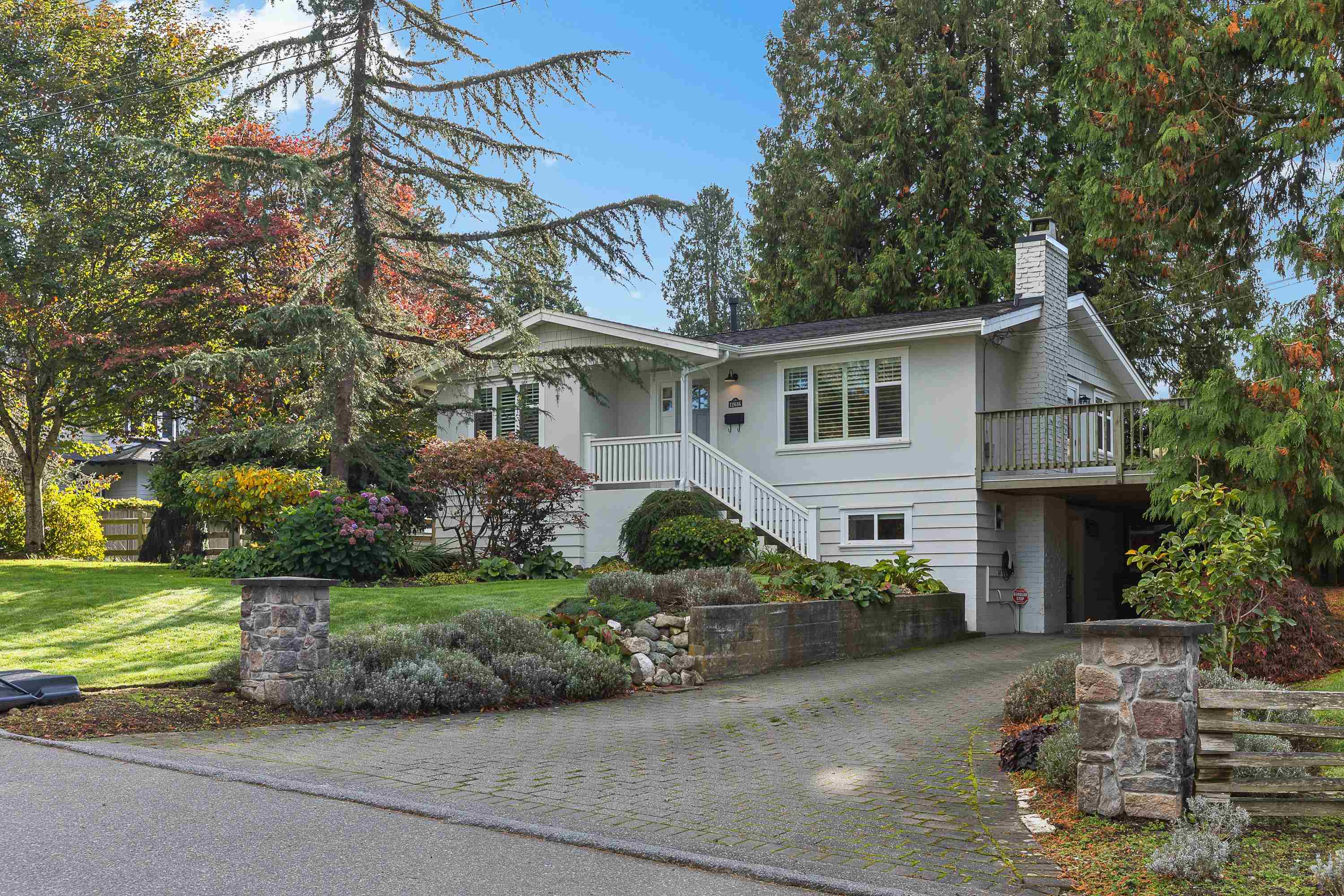 26a Avenue, Surrey, BC V4A 2M4