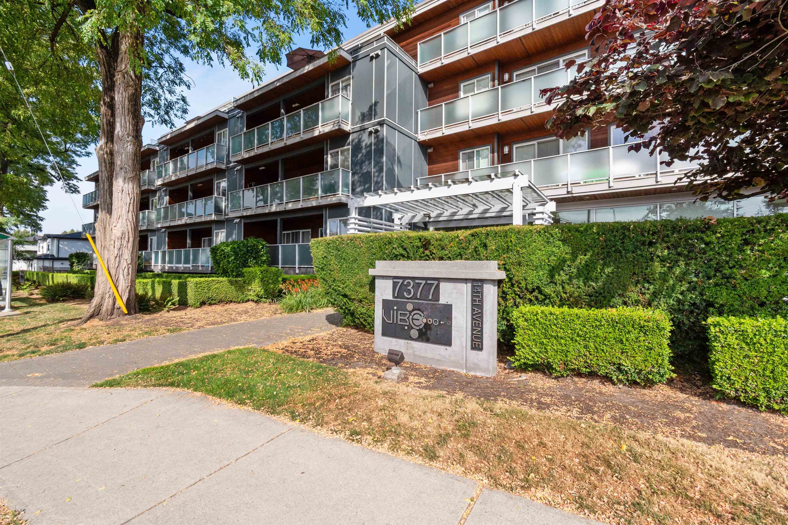 7377 14th Avenue #301, Burnaby, BC V3N 1Z7