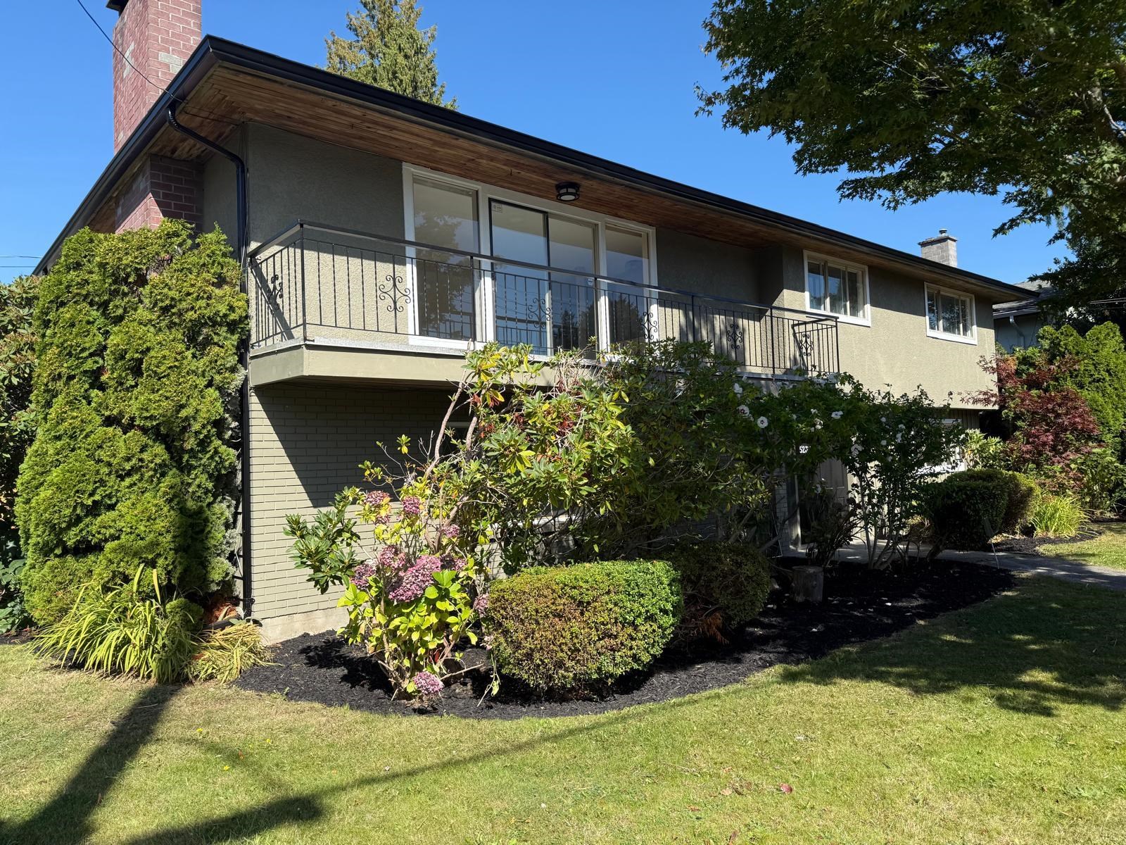 5237 Belair Dr, Delta, BC V4M 2E3