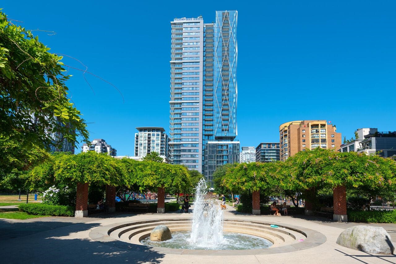 1111 Richards Street #3206, Vancouver, BC V6B 0S3