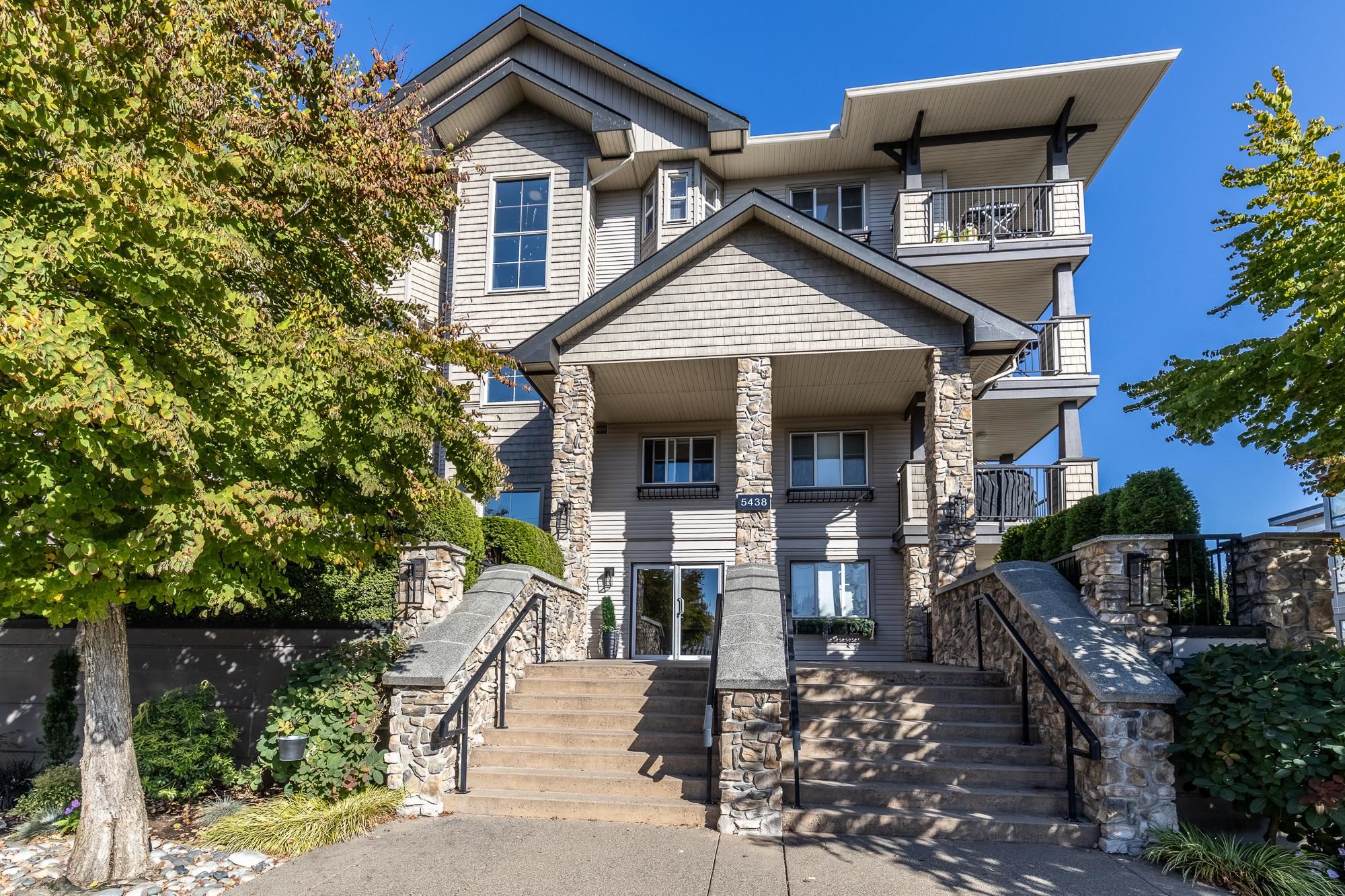 5438 198 Street #415, Langley, BC V3A 1G2