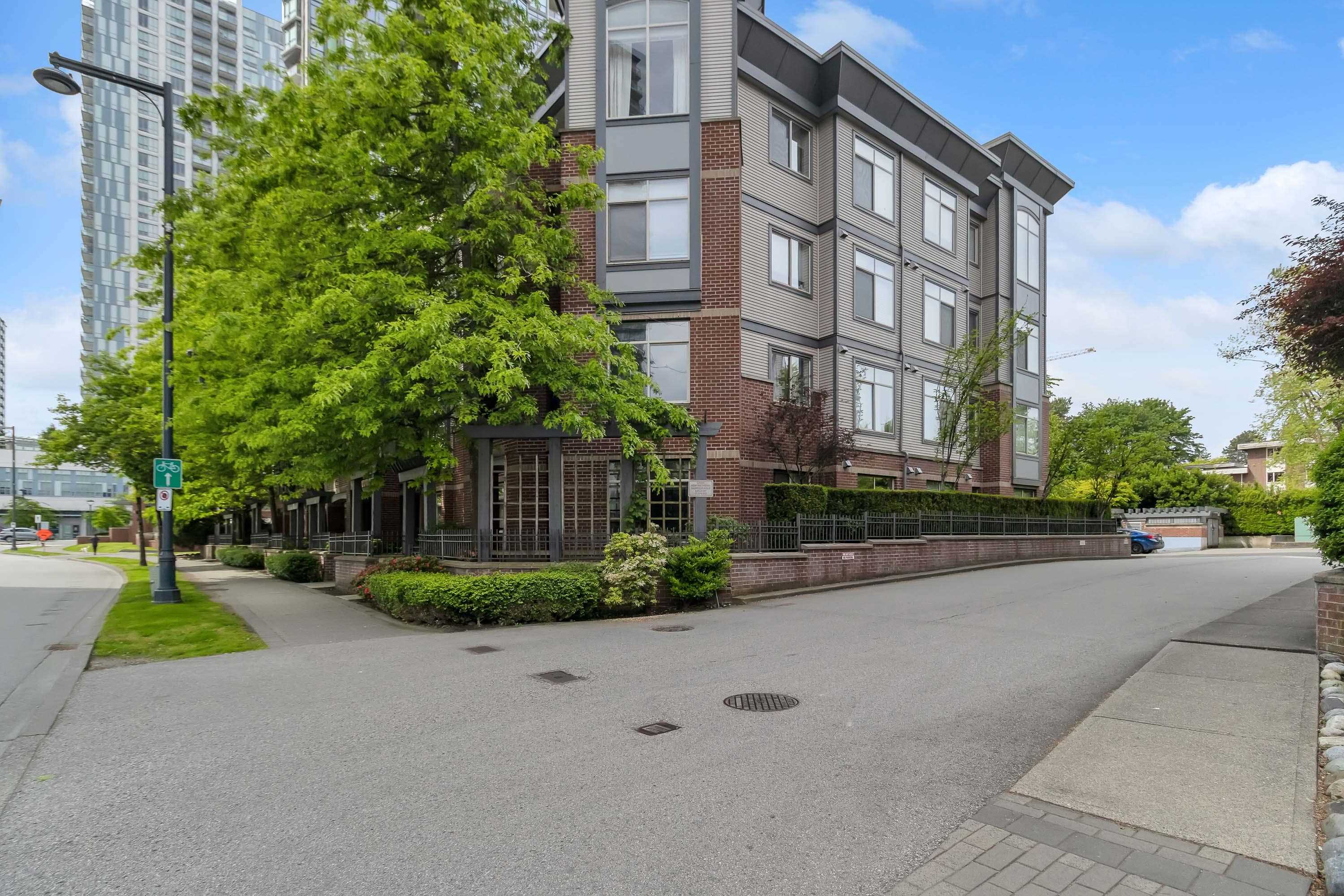 10455 University Drive #101, Surrey, BC V3T 0A5