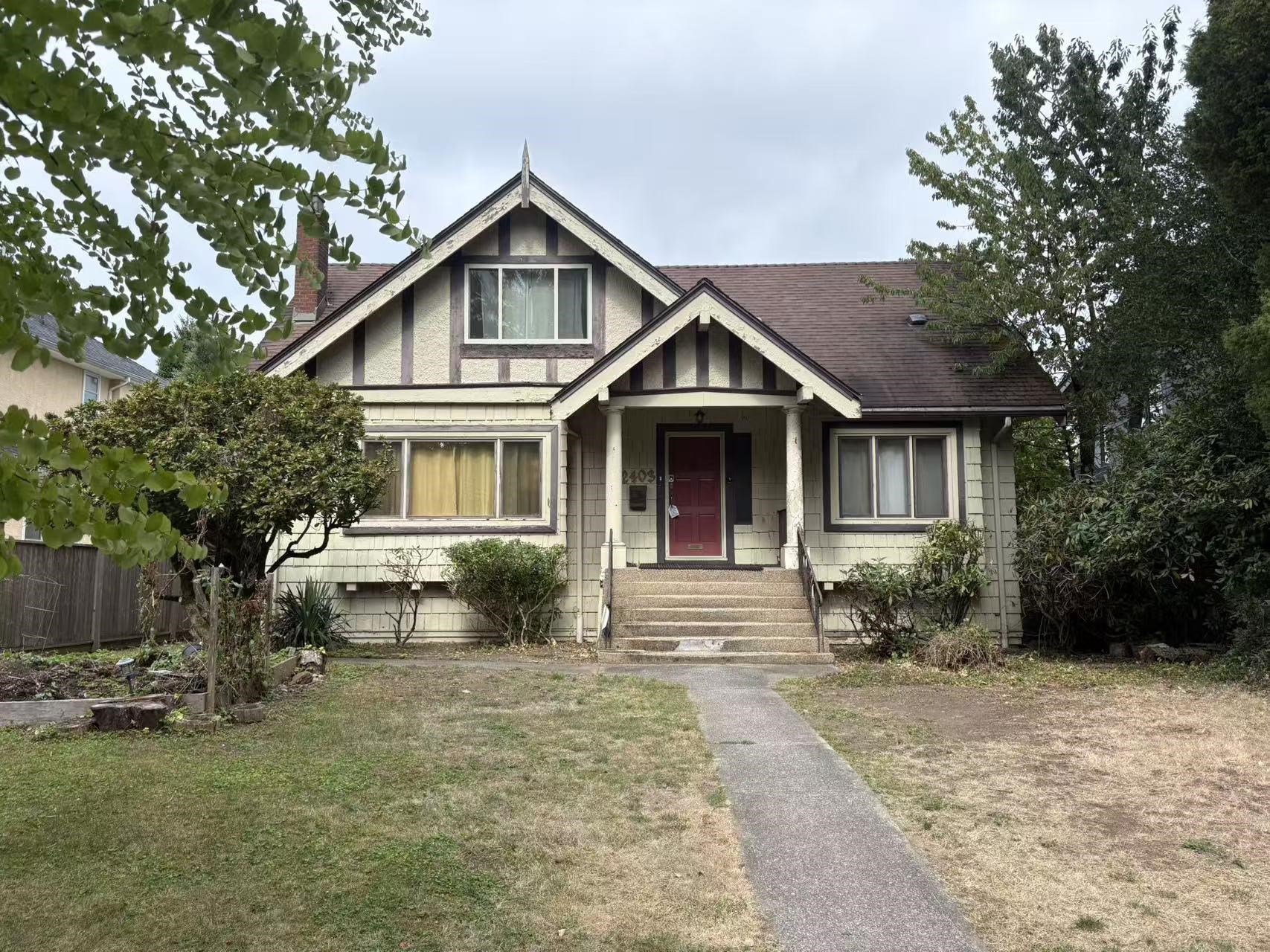 2403 West 34th Avenue, Vancouver, BC V6M 1G8