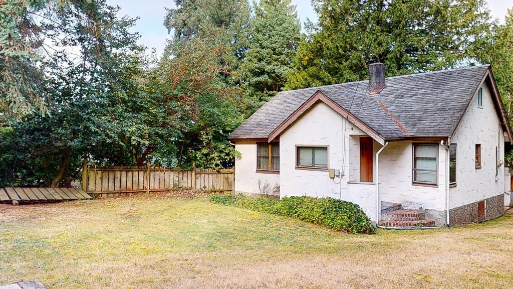 5725 East Porpoise Bay Road, Sechelt, BC V0N 3A0