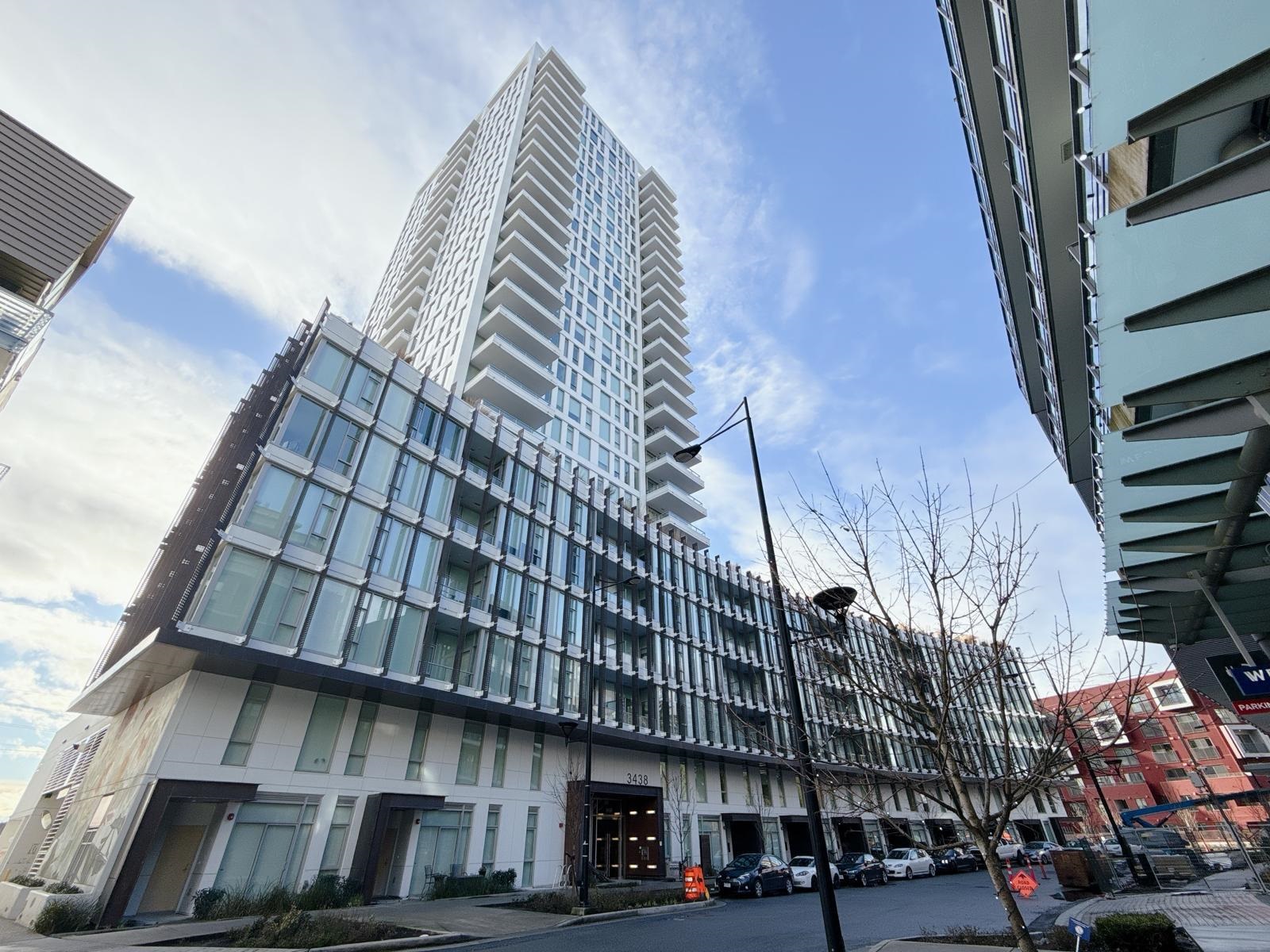 3438 Sawmill Crescent #321, Vancouver, BC V5S 0E3
