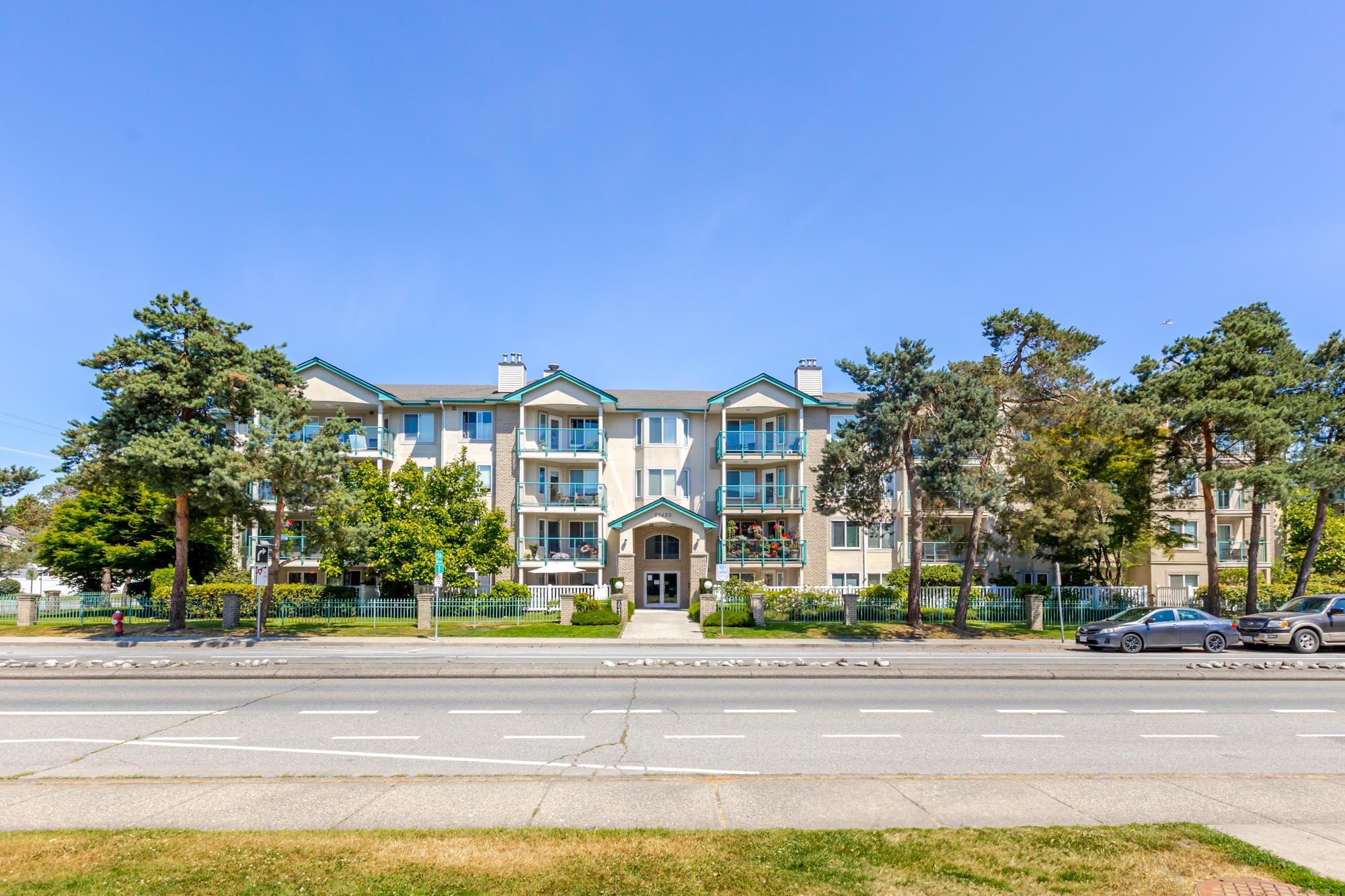 20433 53 Avenue #202, Langley, BC V3A 7A6