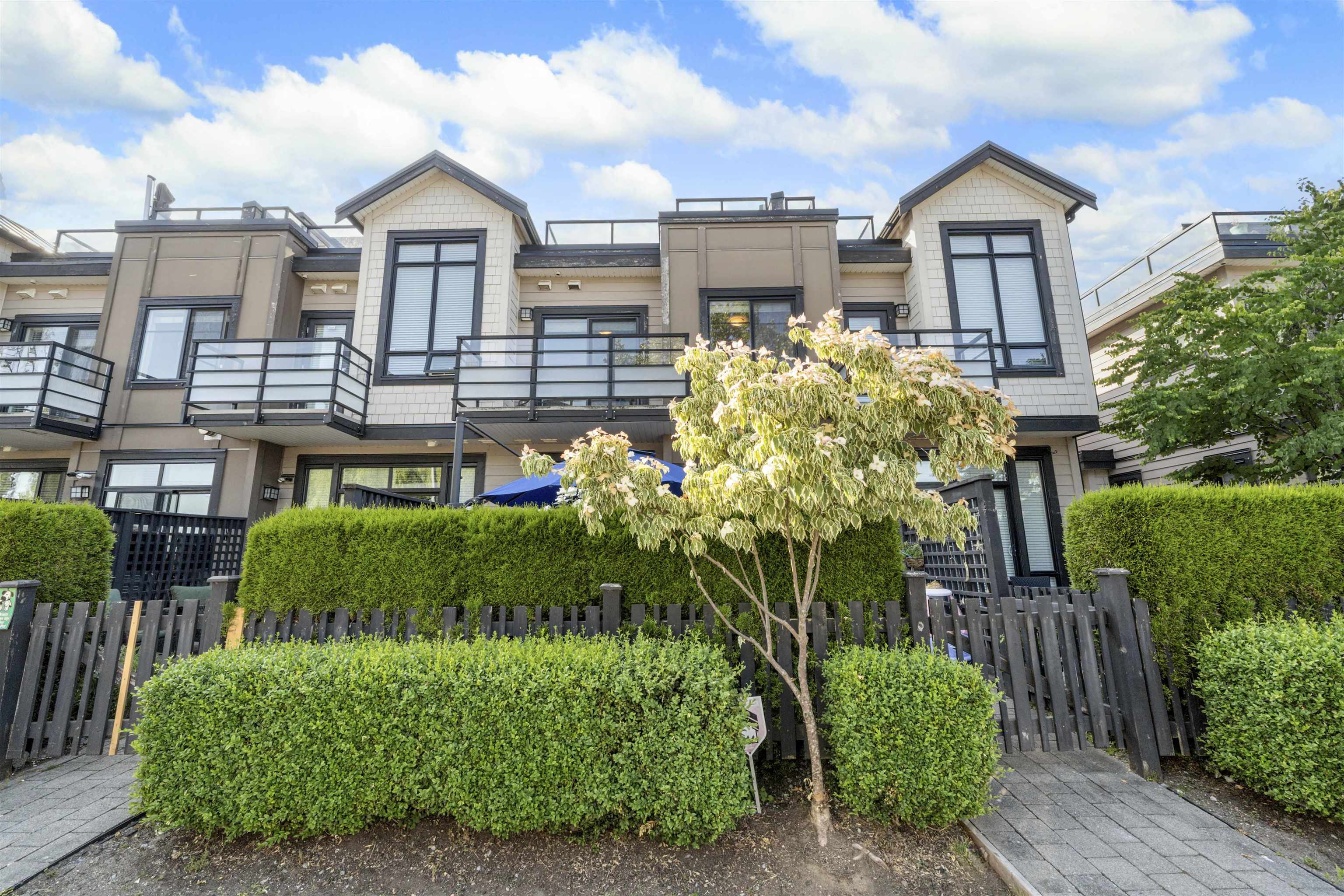 100 Wood Street #8, New Westminster, BC V3M 0H6