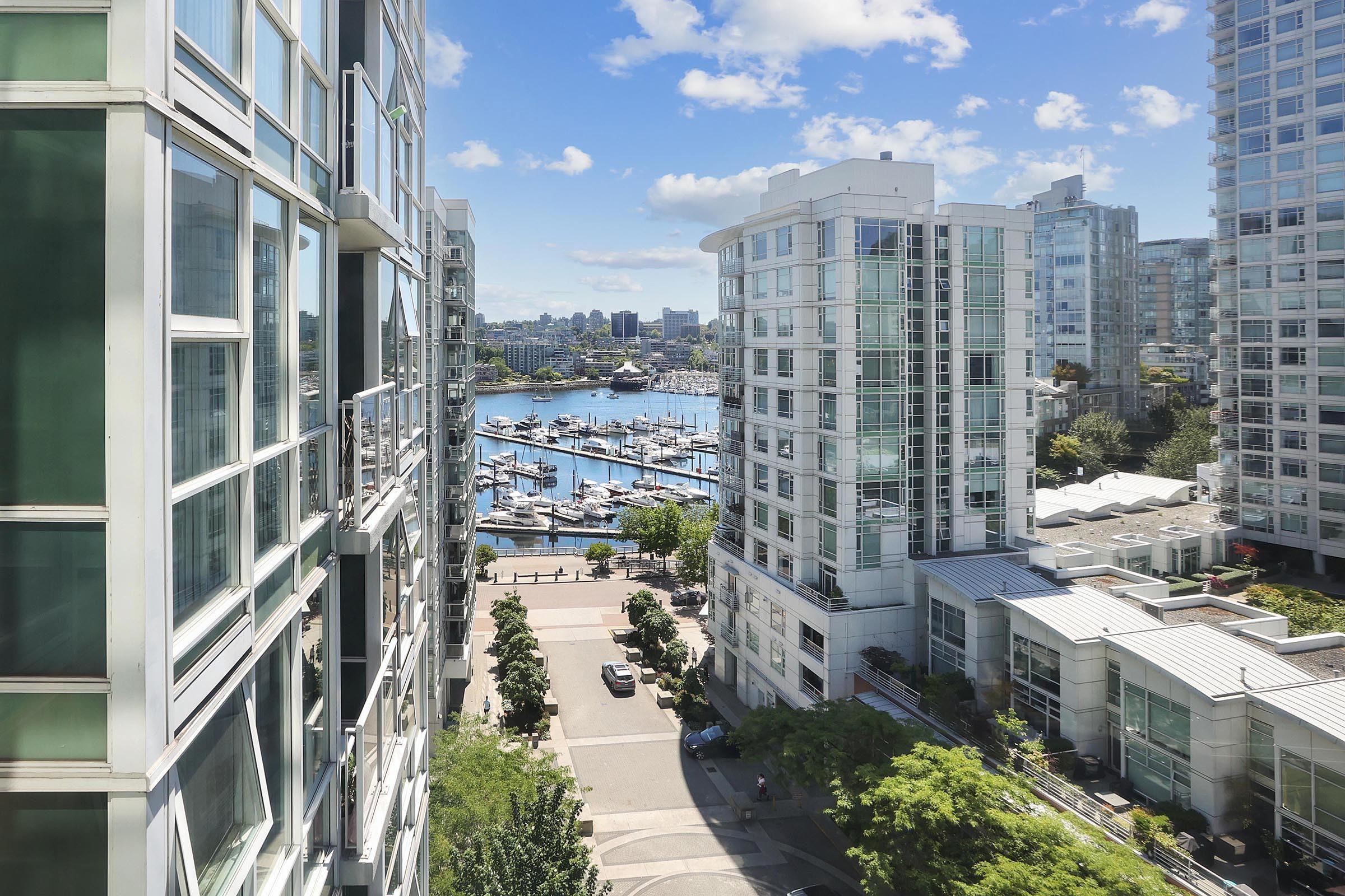 193 Aquarius Mews #703, Vancouver, BC V6Z 2Z2