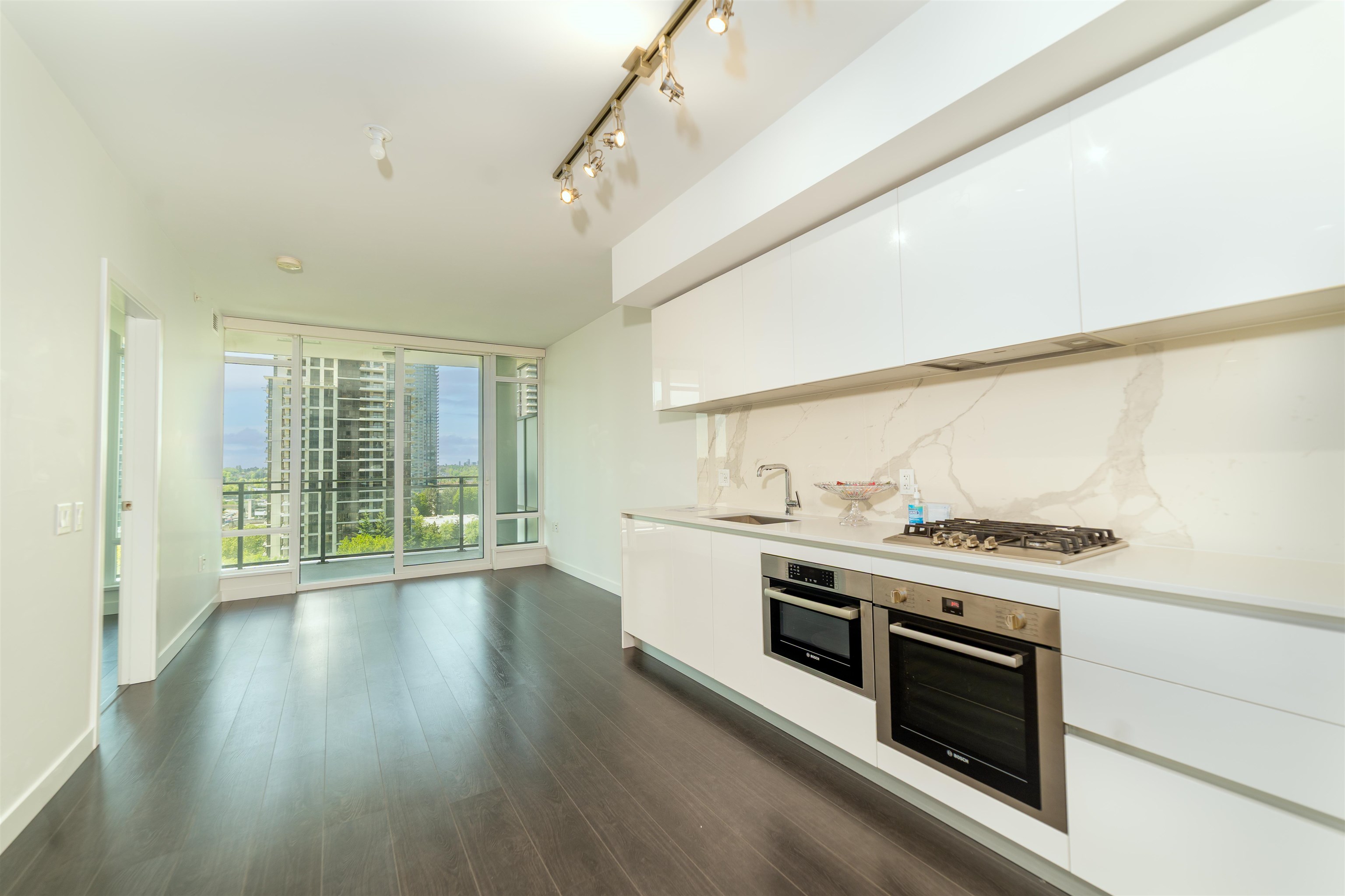 2085 Skyline Drive #801, Burnaby, BC V5C 0M6