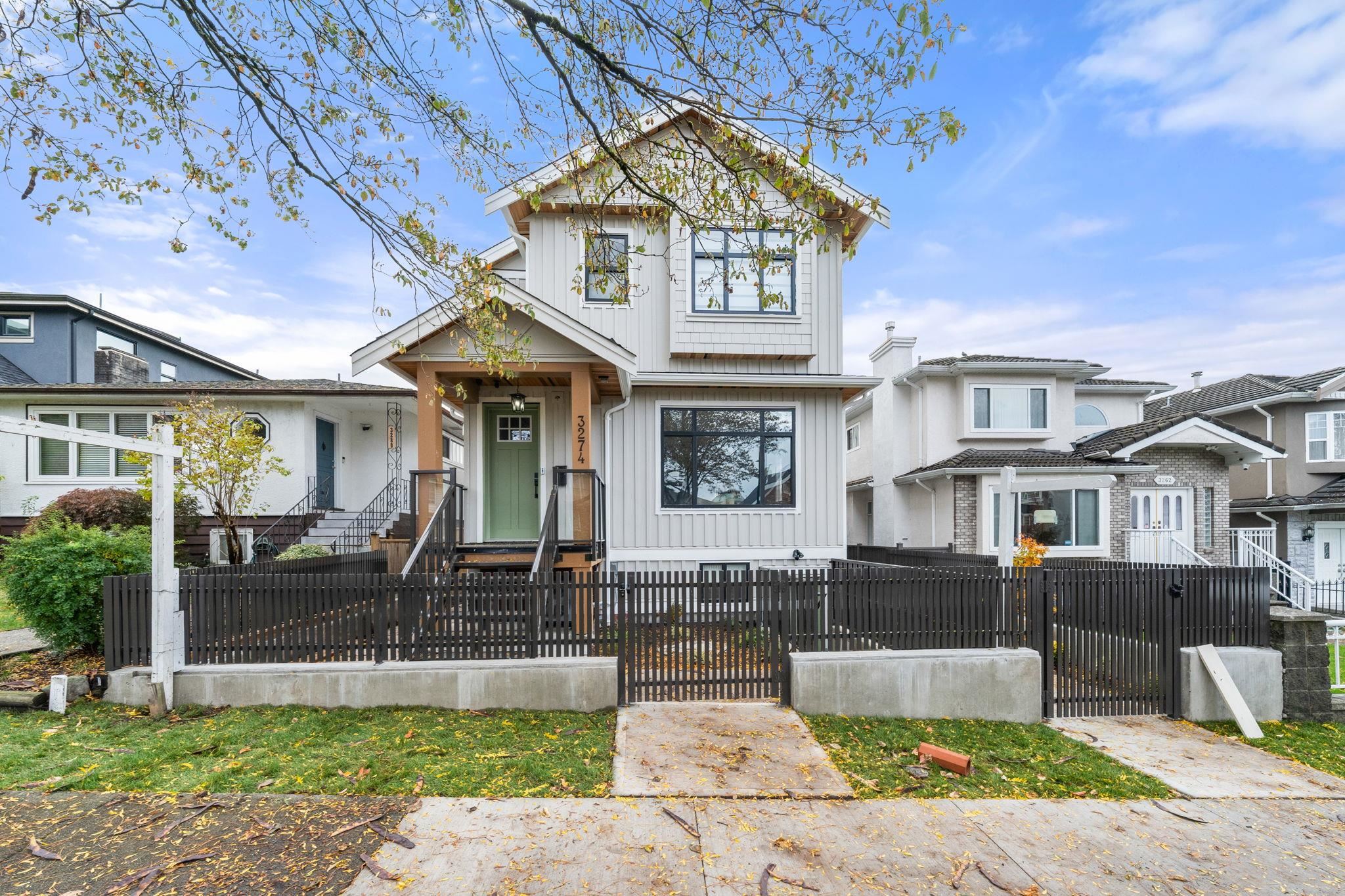 3274 East 44th Avenue #2, Vancouver, BC V5R 3B1