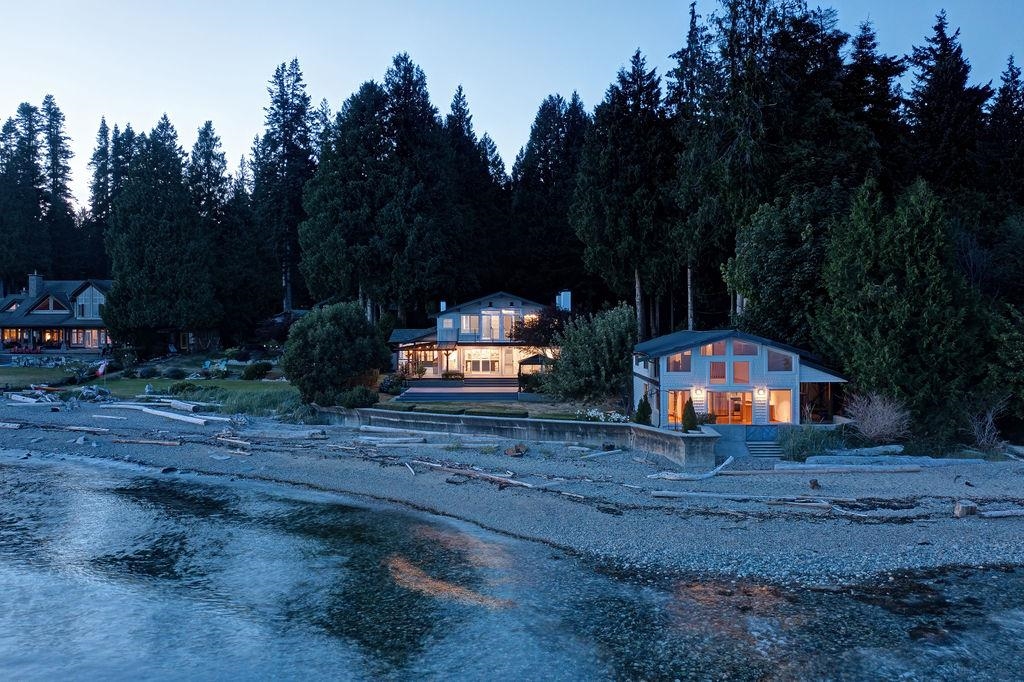 3177 Beach Ave #3175, Roberts Creek, BC V0N 2W2