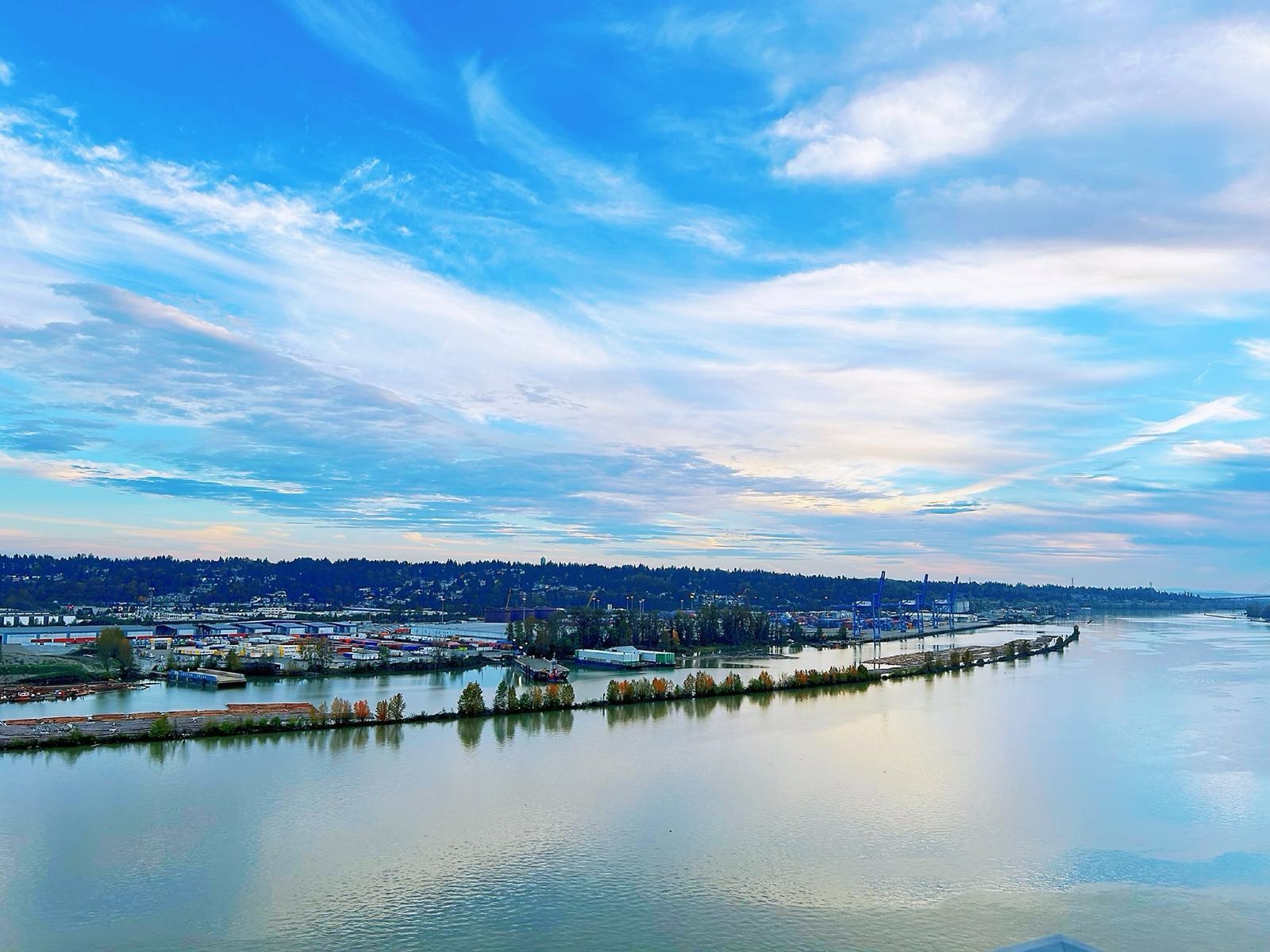 680 Quayside Dr #1802, New Westminster, BC V3M 0P2