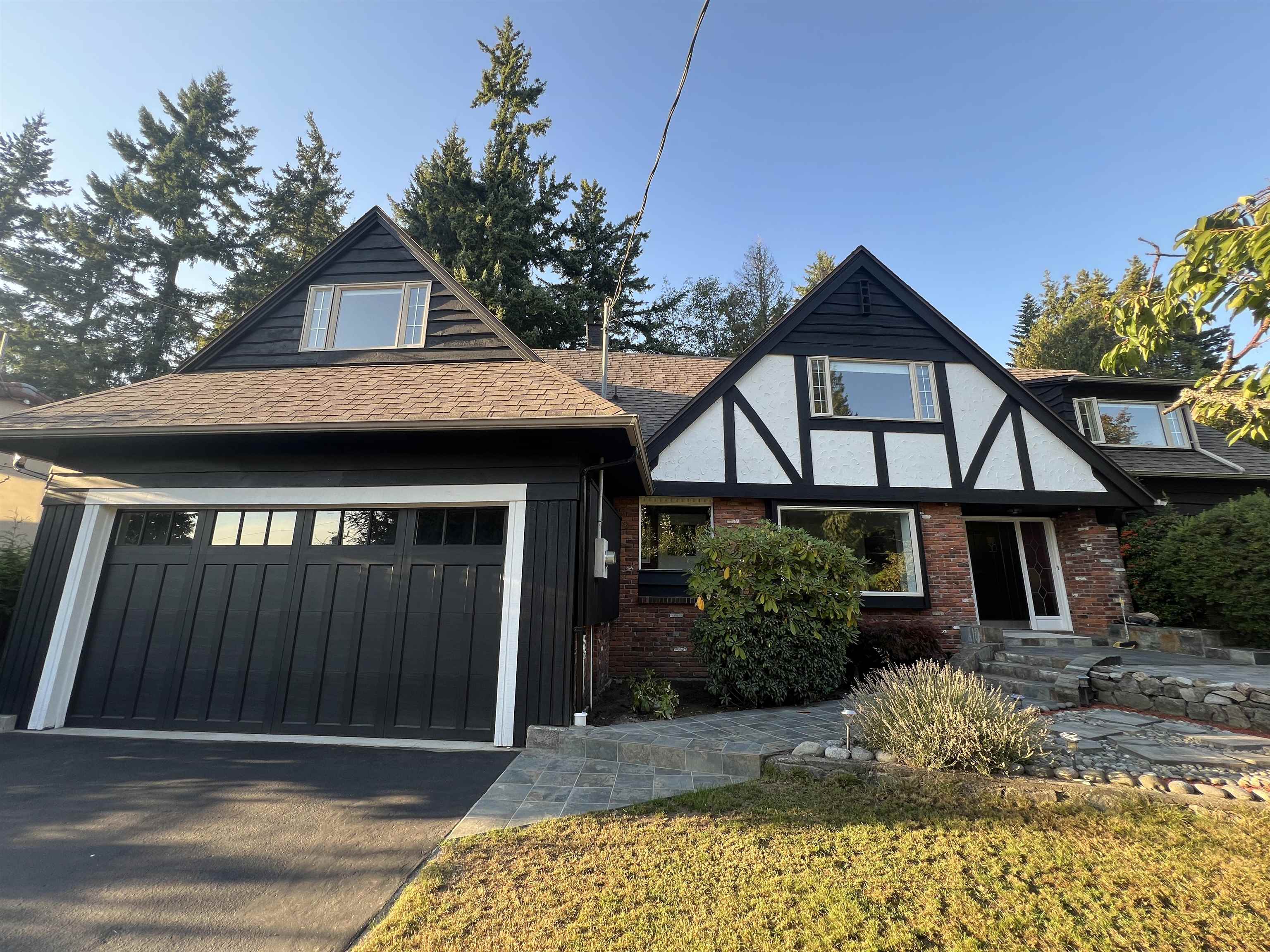 3791 Southridge Avenue, West Vancouver, BC V7V 3H9
