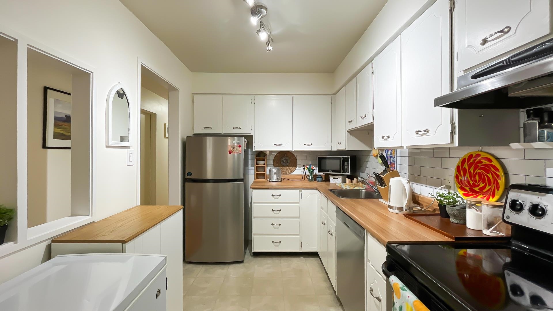 327 Ninth Street #207, New Westminster, BC V3M 3V8