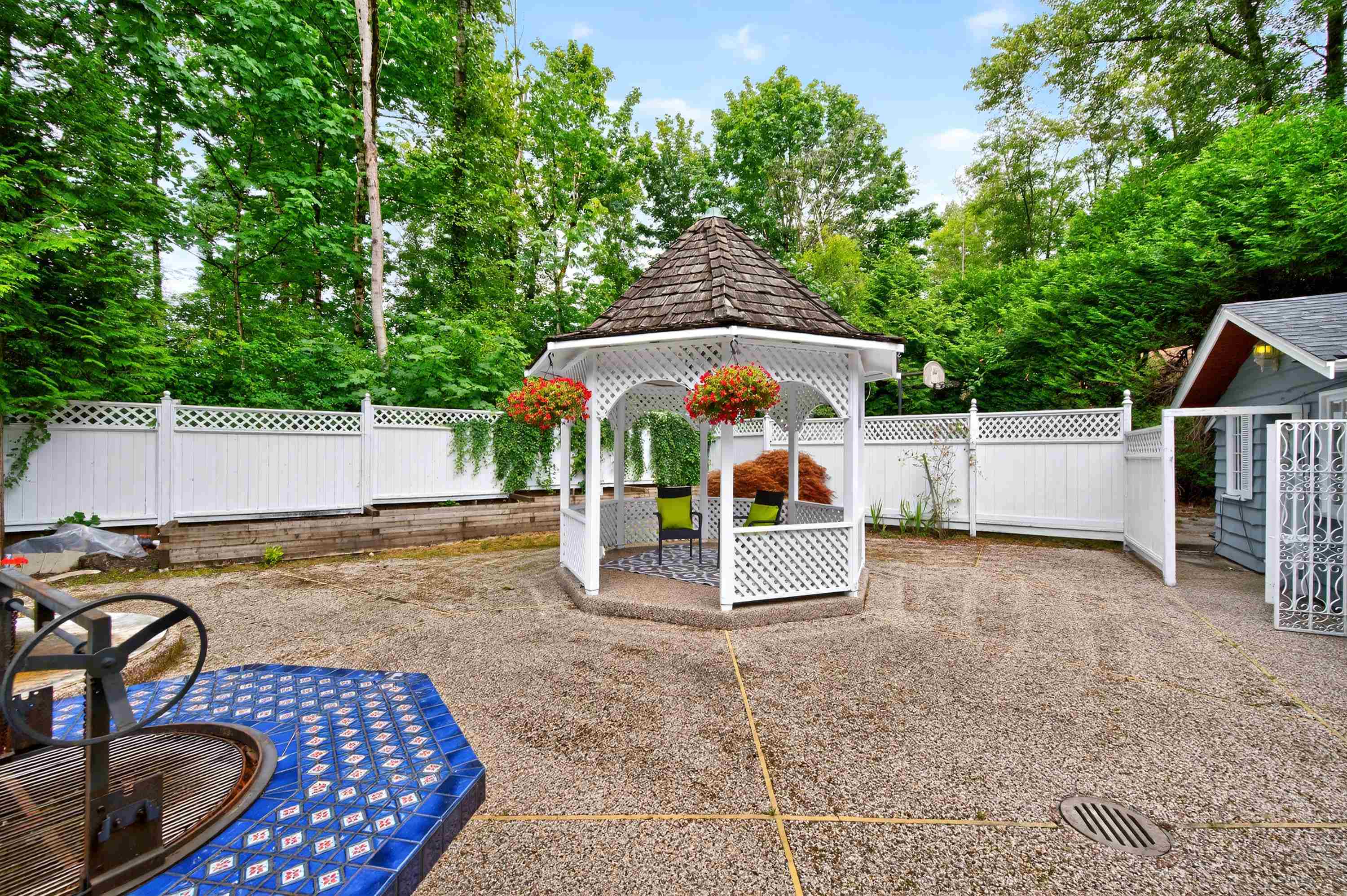 2453 Phillips Place, Burnaby, BC V5A 2W1