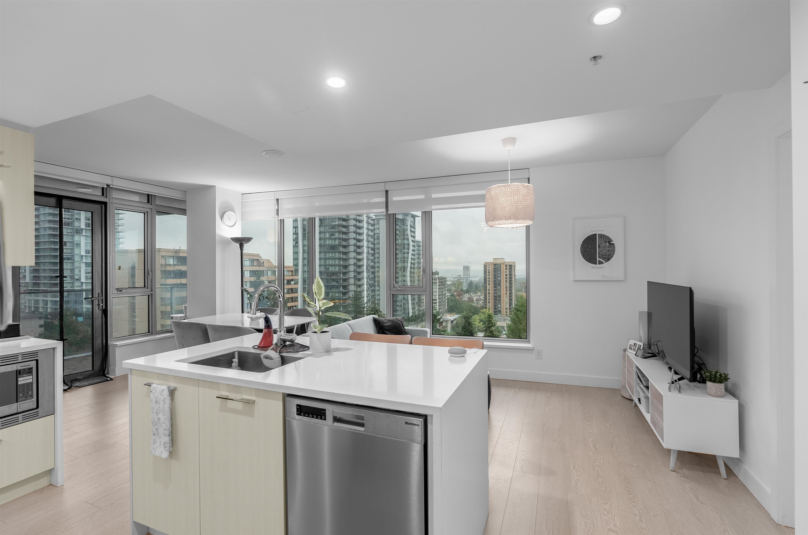 518 Whiting Way #1007, Coquitlam, BC V3J 0H7