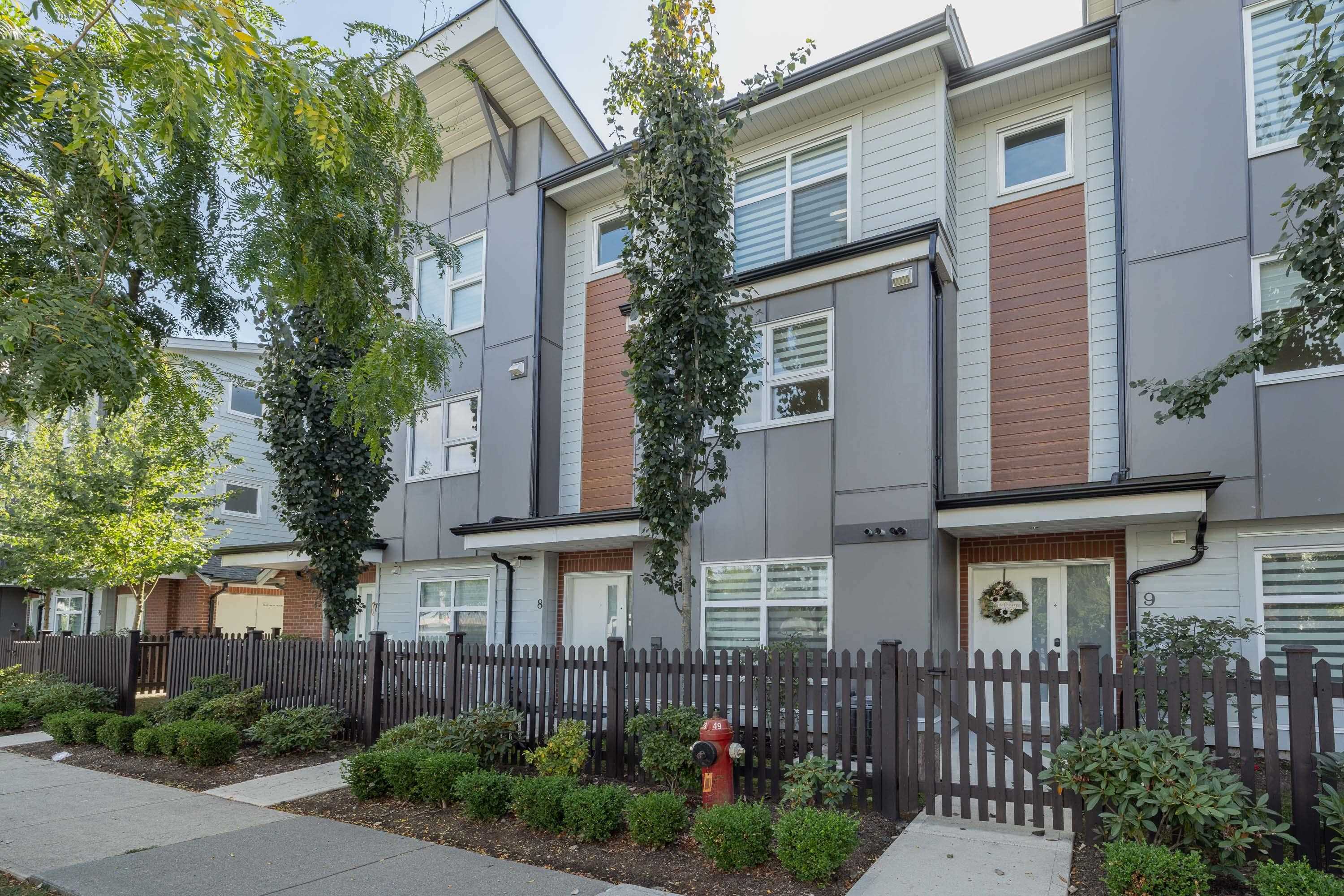 22334 48 Avenue #8, Langley, BC V3A 3N5